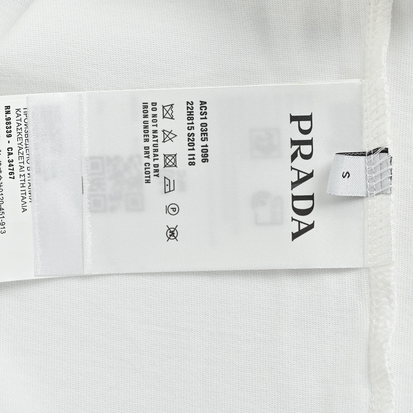 Prada/普拉达 经典三角标铁牌短袖-Top High Quatity Cheap Sneakers Fashion Clothing Clothes Bags handbags Shoes of all Brand wholesale With The best Quality And Beautiful Price from China Factory Chinese suppliers wholesaler seller Prada/普拉达 经典三角标铁牌短袖
