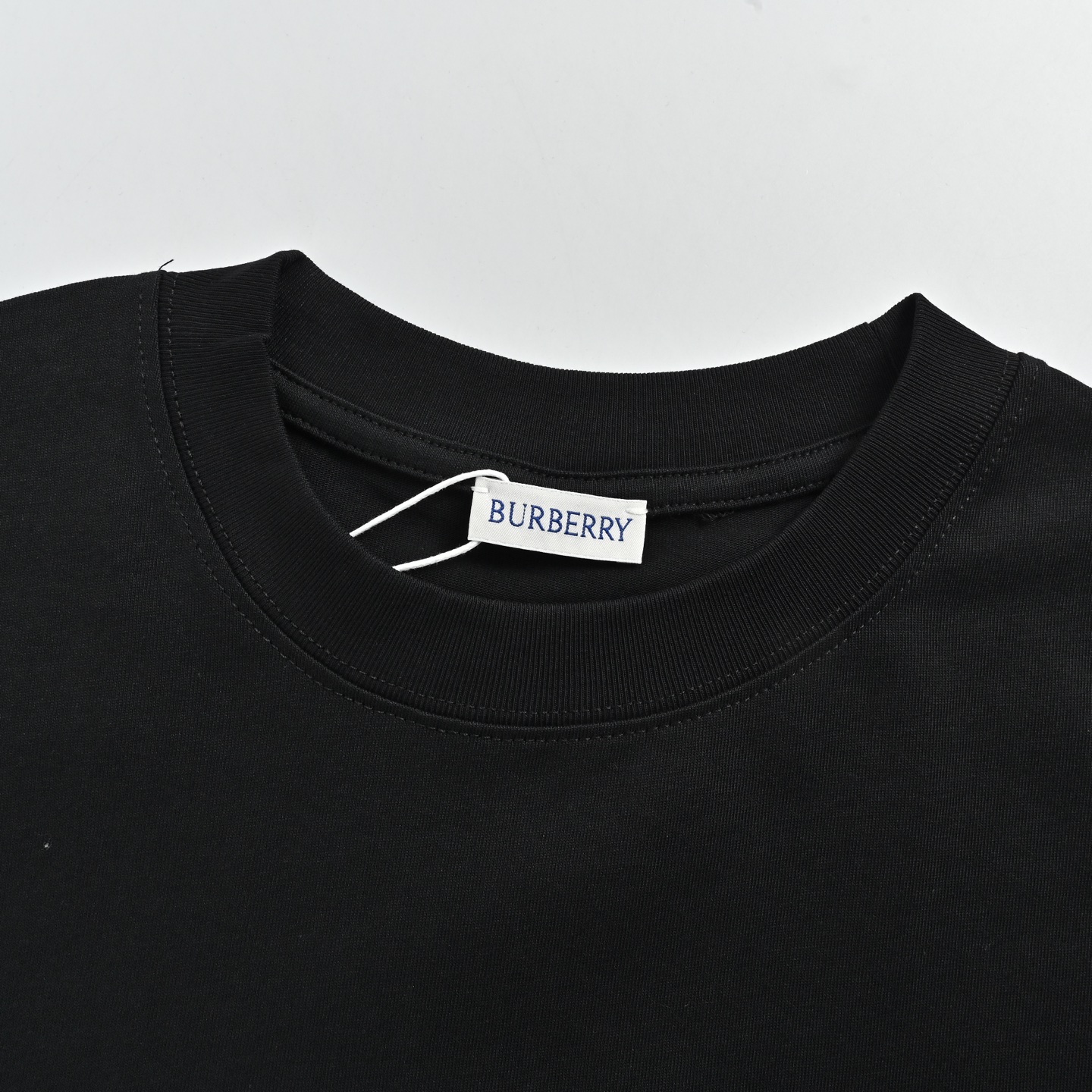 Burberry 巴宝莉经典硅胶logo字母圆领短袖-Top High Quatity Cheap Sneakers Fashion Clothing Clothes Bags handbags Shoes of all Brand wholesale With The best Quality And Beautiful Price from China Factory Chinese suppliers wholesaler seller Burberry 巴宝莉经典硅胶logo字母圆领短袖
