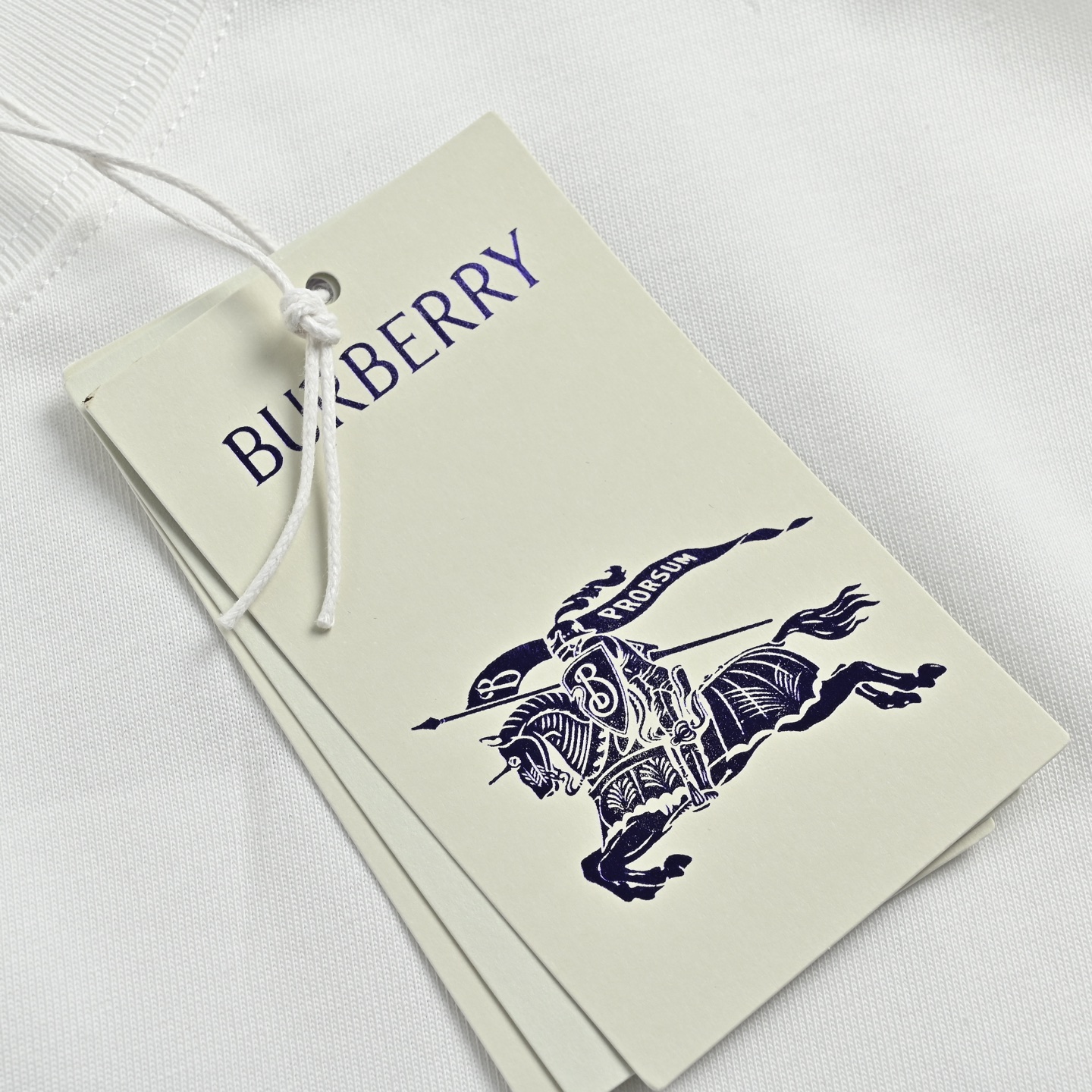 Burberry/巴宝莉 素描骑士战马刺绣短袖-Chinese UA Cheap High Quatity Brand Clothes Bags handbags Sneakers wholesale wholesaler seller from China Factory suppliers Fashion Clothing Shoes best Quality Beautiful Price Burberry/巴宝莉 素描骑士战马刺绣短袖