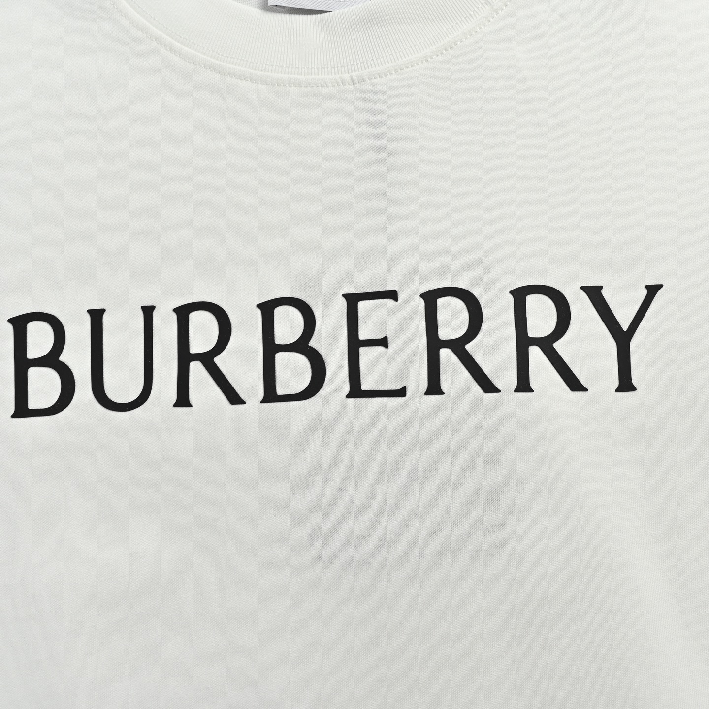 Burberry巴宝莉 经典硅胶字母立体印花短袖 Burberry巴宝莉 经典硅胶字母立体印花短袖