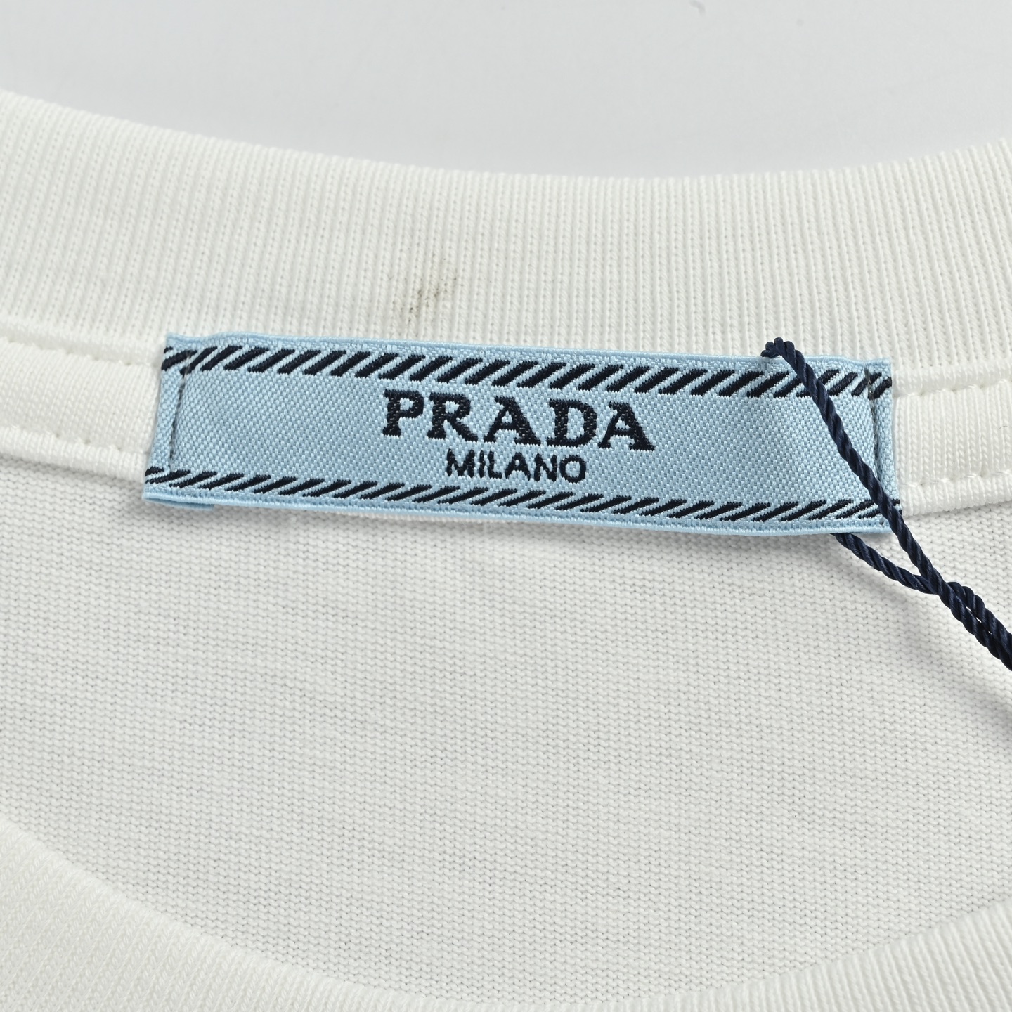Prada 普拉达 胸前绣花logo短袖T恤-Chinese UA Cheap High Quatity Brand Clothes Bags handbags Sneakers wholesale wholesaler seller from China Factory suppliers Fashion Clothing Shoes best Quality Beautiful Price Prada 普拉达 胸前绣花logo短袖T恤