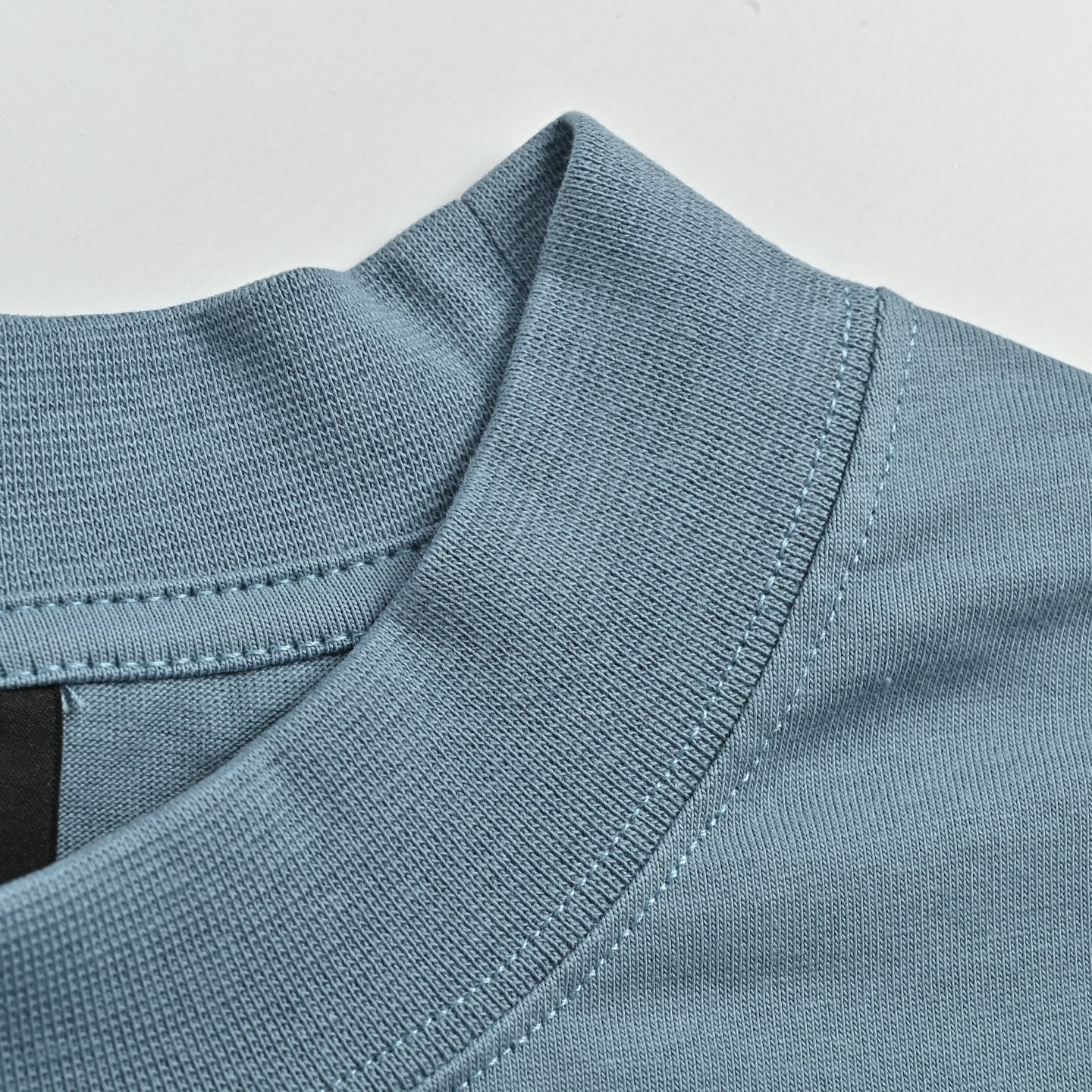 Balenciaga 巴黎世家 袖标字母logo刺绣短袖 Balenciaga 巴黎世家 袖标字母logo刺绣短袖