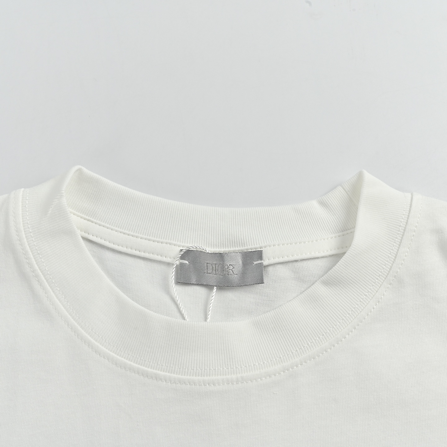 DIOR迪奥CD BOX 字母标识徽章刺绣短袖-Top High Quatity Cheap Sneakers Fashion Clothing Clothes Bags handbags Shoes of all Brand wholesale With The best Quality And Beautiful Price from China Factory Chinese suppliers wholesaler seller DIOR迪奥CD BOX 字母标识徽章刺绣短袖