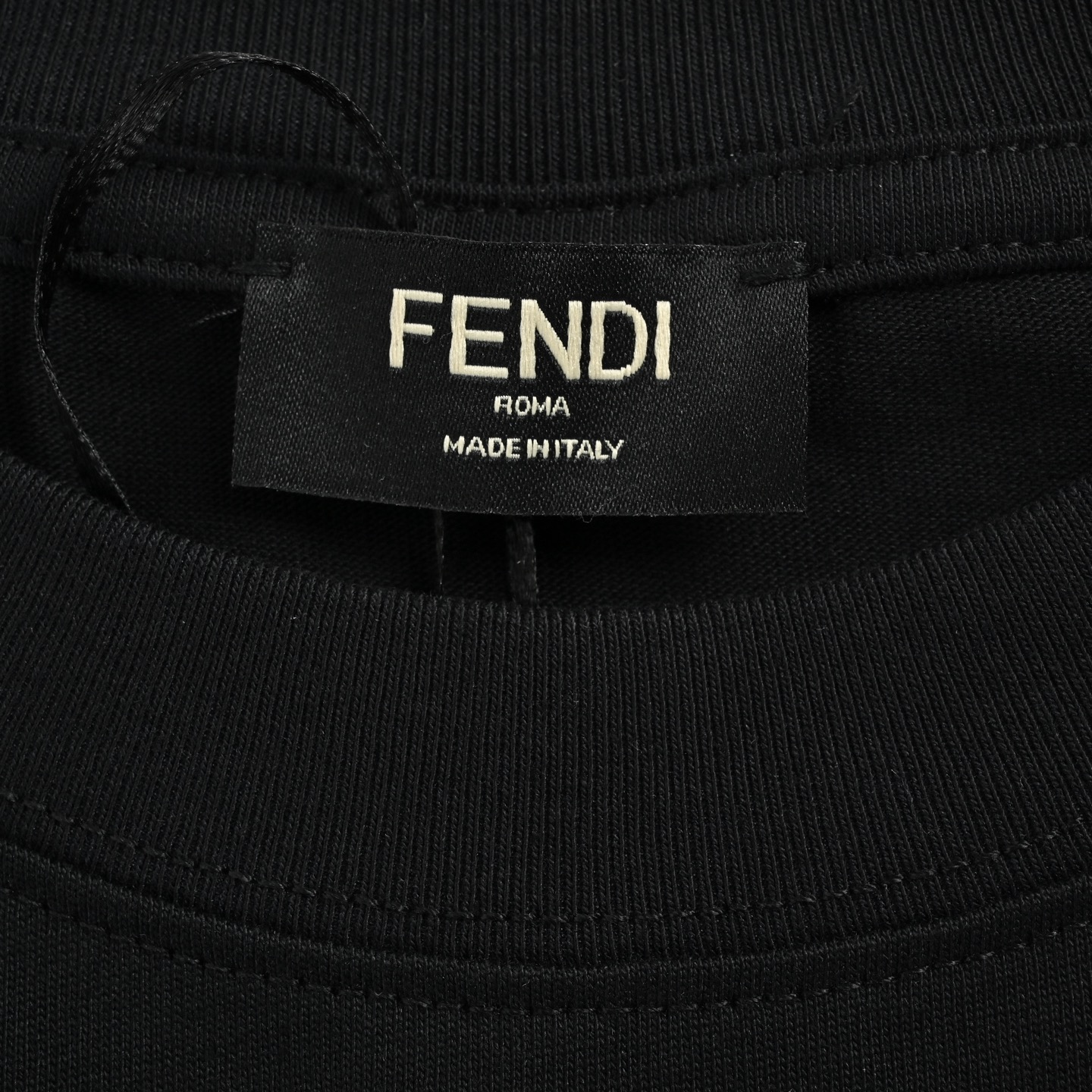 FENDI芬迪FD 领口双F刺绣短袖T恤-Chinese UA Cheap High Quatity Brand Clothes Bags handbags Sneakers wholesale wholesaler seller from China Factory suppliers Fashion Clothing Shoes best Quality Beautiful Price FENDI芬迪FD 领口双F刺绣短袖T恤
