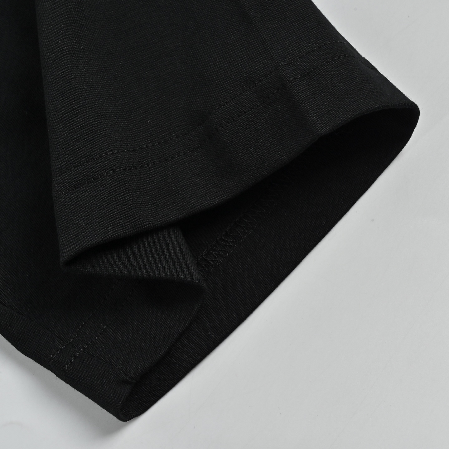 FENDI芬迪FD 领口双F刺绣短袖T恤-Chinese UA Cheap High Quatity Brand Clothes Bags handbags Sneakers wholesale wholesaler seller from China Factory suppliers Fashion Clothing Shoes best Quality Beautiful Price FENDI芬迪FD 领口双F刺绣短袖T恤