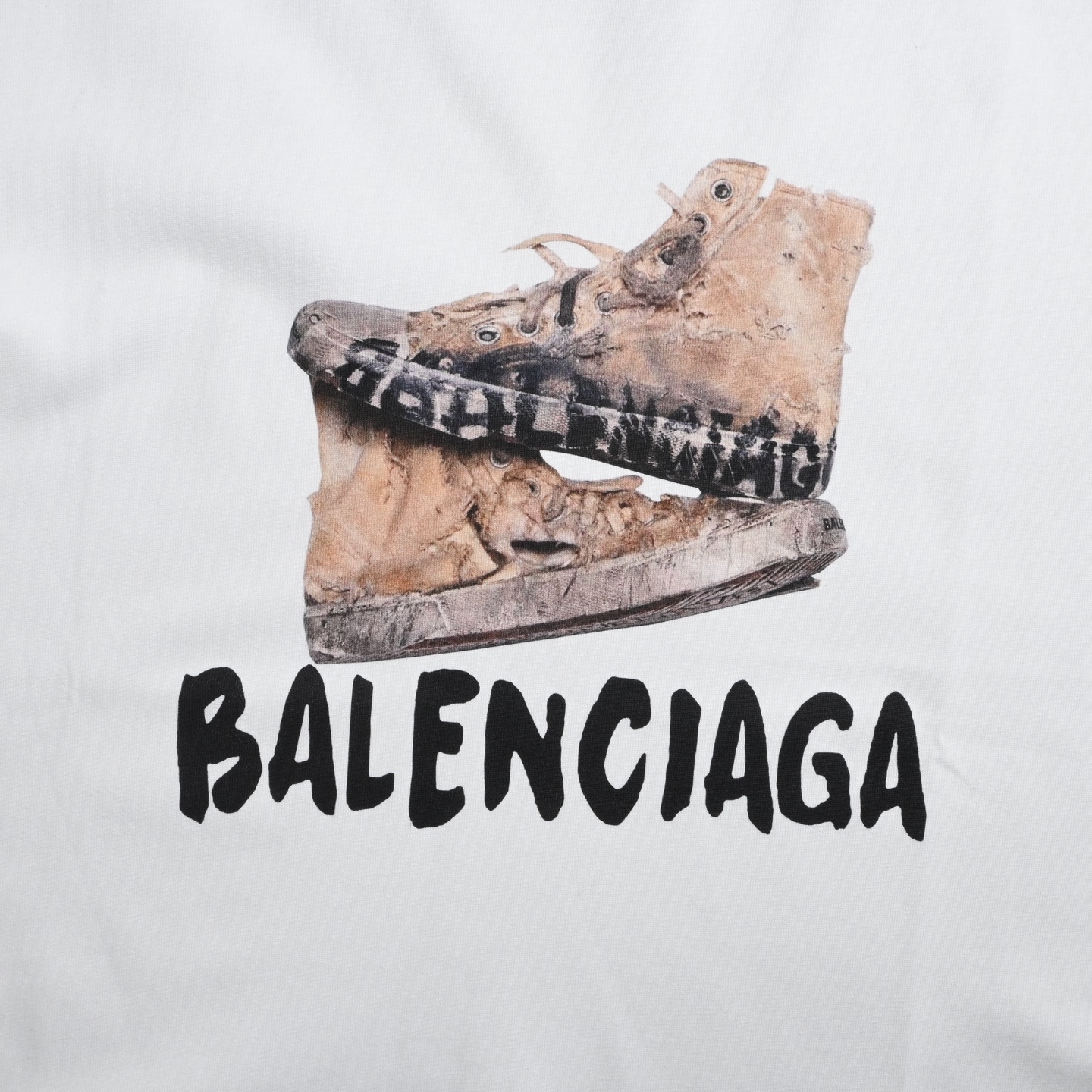 Balenciaga/巴黎世家 25ss 做旧鞋子新花短袖-Chinese UA Cheap High Quatity Brand Clothes Bags handbags Sneakers wholesale wholesaler seller from China Factory suppliers Fashion Clothing Shoes best Quality Beautiful Price Balenciaga/巴黎世家 25ss 做旧鞋子新花短袖