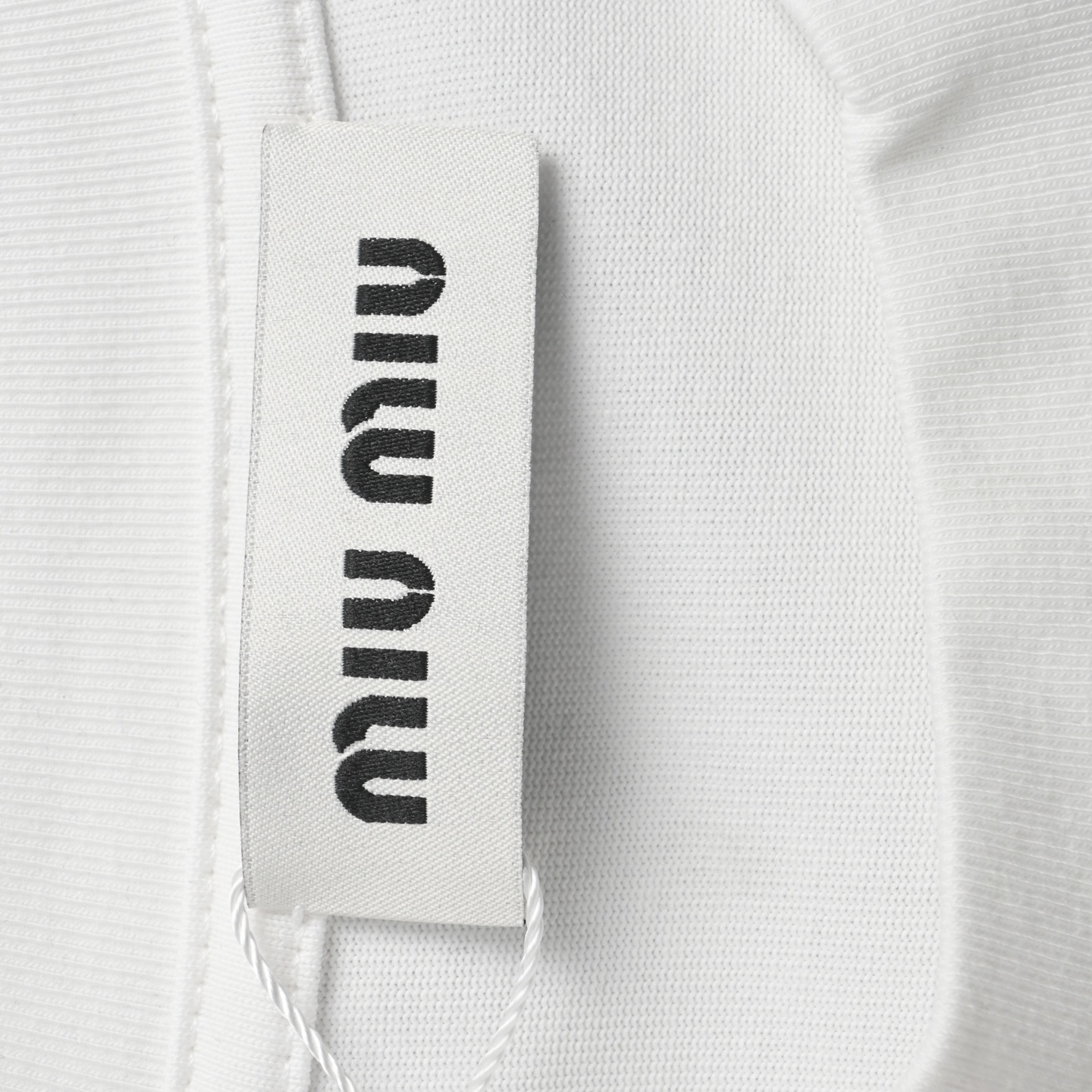 Miumiu缪缪25SS经典小标刺绣长袖T-Chinese UA Cheap High Quatity Brand Clothes Bags handbags Sneakers wholesale wholesaler seller from China Factory suppliers Fashion Clothing Shoes best Quality Beautiful Price Miumiu缪缪25SS经典小标刺绣长袖T