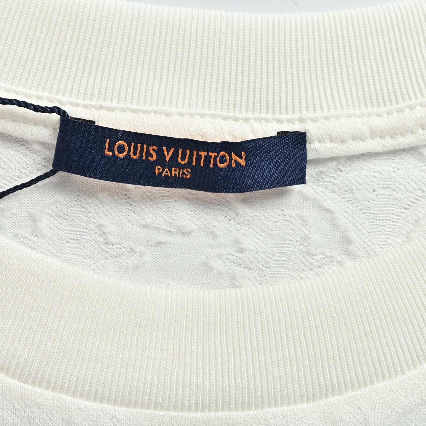 Louis Vuitton路易威登剪毛满印老花刺绣短袖T恤-莆田鞋,莆田鞋货源,高仿鞋,高仿鞋货源,安福档口,莆田高仿鞋,莆田鞋批发,高仿鞋批发,莆田高仿运动鞋,高仿运动鞋,莆田运动鞋 Louis Vuitton路易威登剪毛满印老花刺绣短袖T恤