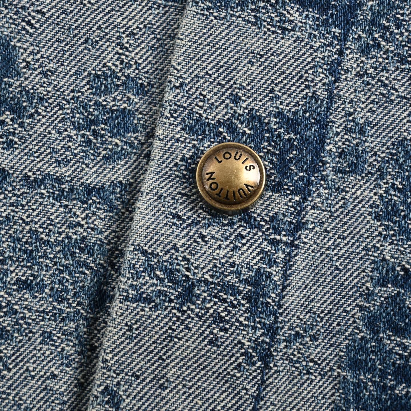 Louis Vuitton/路易威登 老花标识渐变牛仔短袖衬衫 Louis Vuitton/路易威登 老花标识渐变牛仔短袖衬衫