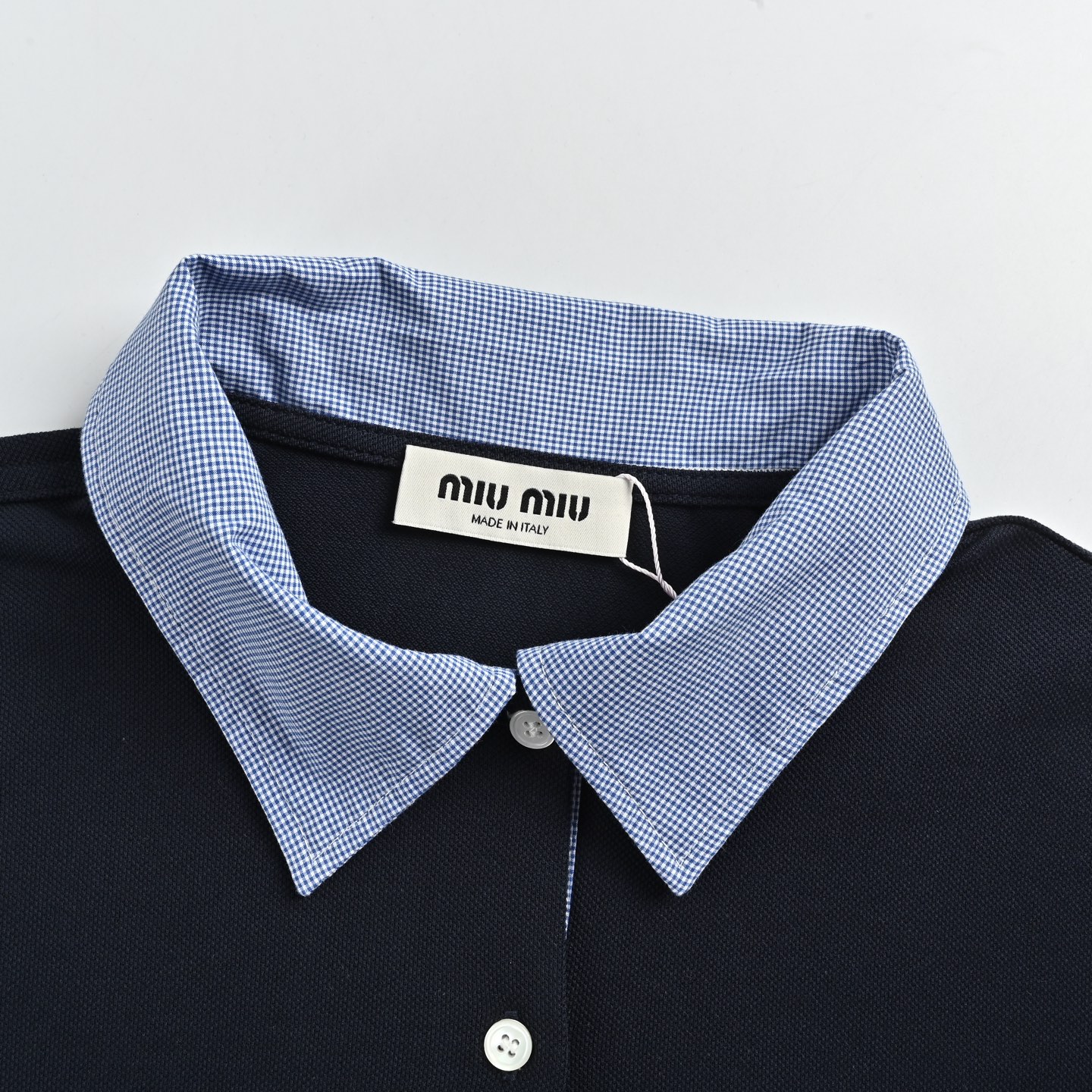 MIU MIU缪缪 蓝格领徽标短袖POLO衫 MIU MIU缪缪 蓝格领徽标短袖POLO衫
