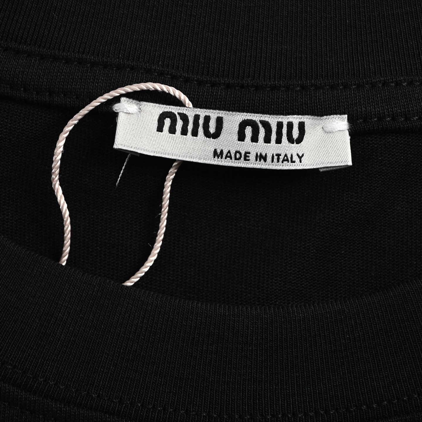 Miu Miu/缪缪 26ss经典硅胶字母印花短袖-Chinese UA Cheap High Quatity Brand Clothes Bags handbags Sneakers wholesale wholesaler seller from China Factory suppliers Fashion Clothing Shoes best Quality Beautiful Price Miu Miu/缪缪 26ss经典硅胶字母印花短袖