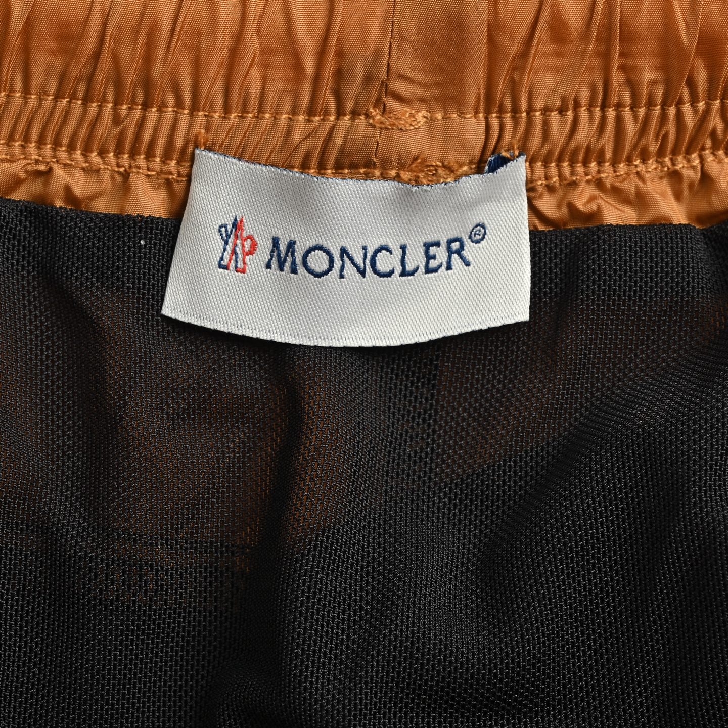 MONCLER 蒙口 拼色梭织沙滩短裤-莆田鞋,莆田鞋货源,高仿鞋,高仿鞋货源,安福档口,莆田高仿鞋,莆田鞋批发,高仿鞋批发,莆田高仿运动鞋,高仿运动鞋,莆田运动鞋 MONCLER 蒙口 拼色梭织沙滩短裤