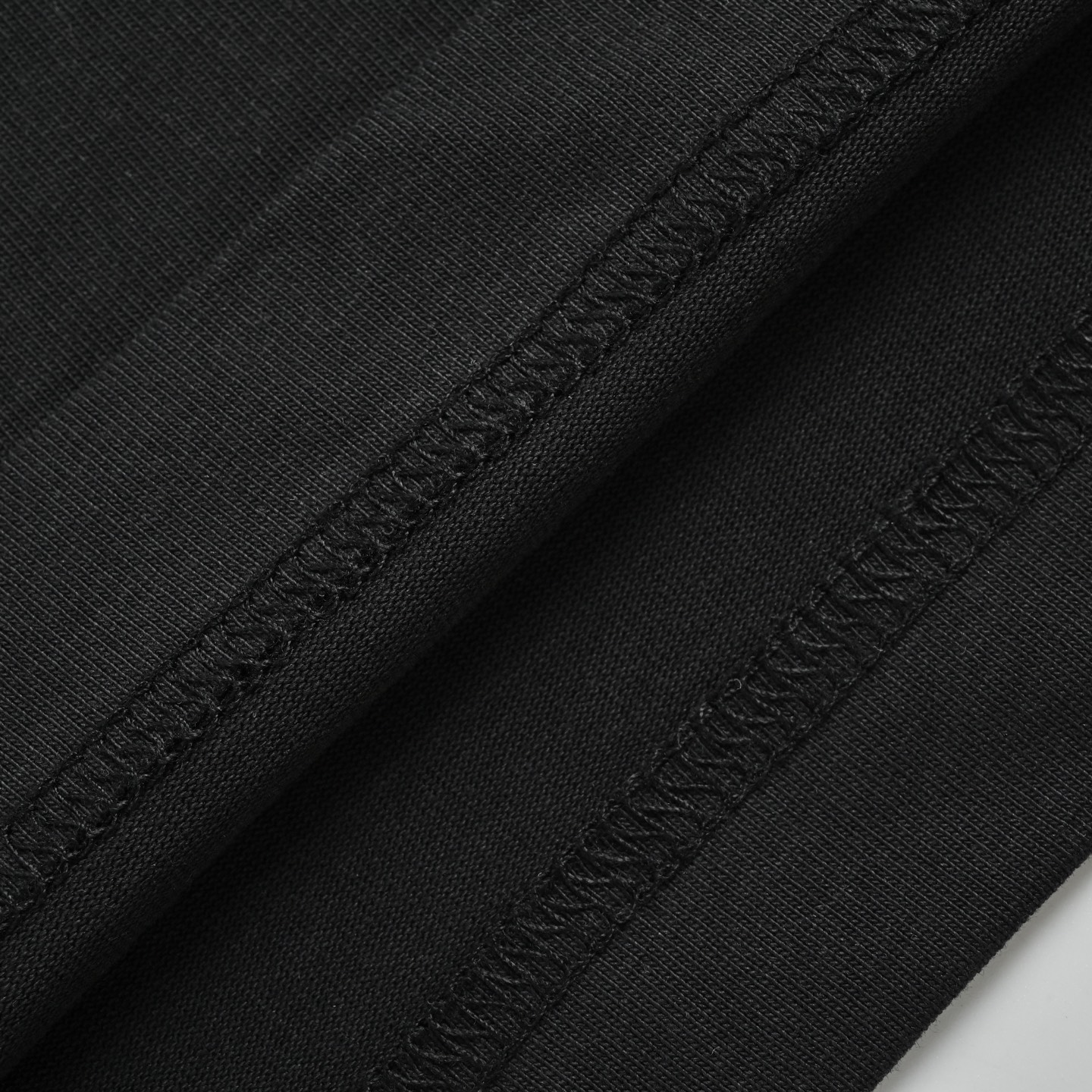 Moncler/蒙口 24ss经典字母刺绣标短袖 黑色/白色-Chinese UA Cheap High Quatity Brand Clothes Bags handbags Sneakers wholesale wholesaler seller from China Factory suppliers Fashion Clothing Shoes best Quality Beautiful Price Moncler/蒙口 24ss经典字母刺绣标短袖 黑色/白色