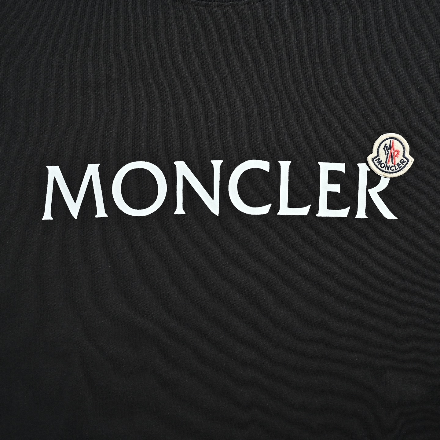 Moncler/蒙口 24ss经典字母刺绣标短袖 黑色/白色-Chinese UA Cheap High Quatity Brand Clothes Bags handbags Sneakers wholesale wholesaler seller from China Factory suppliers Fashion Clothing Shoes best Quality Beautiful Price Moncler/蒙口 24ss经典字母刺绣标短袖 黑色/白色
