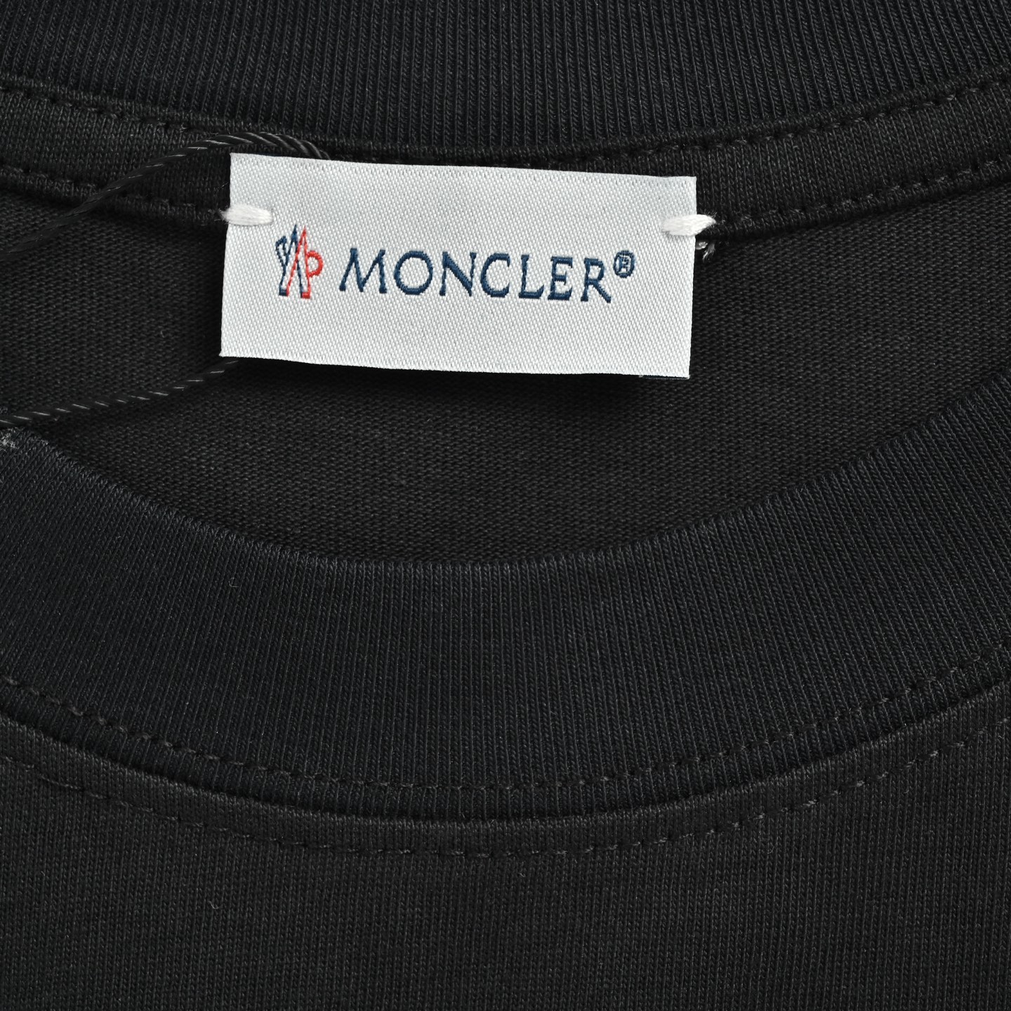 Moncler/蒙口 24ss经典字母刺绣标短袖 黑色/白色-Chinese UA Cheap High Quatity Brand Clothes Bags handbags Sneakers wholesale wholesaler seller from China Factory suppliers Fashion Clothing Shoes best Quality Beautiful Price Moncler/蒙口 24ss经典字母刺绣标短袖 黑色/白色