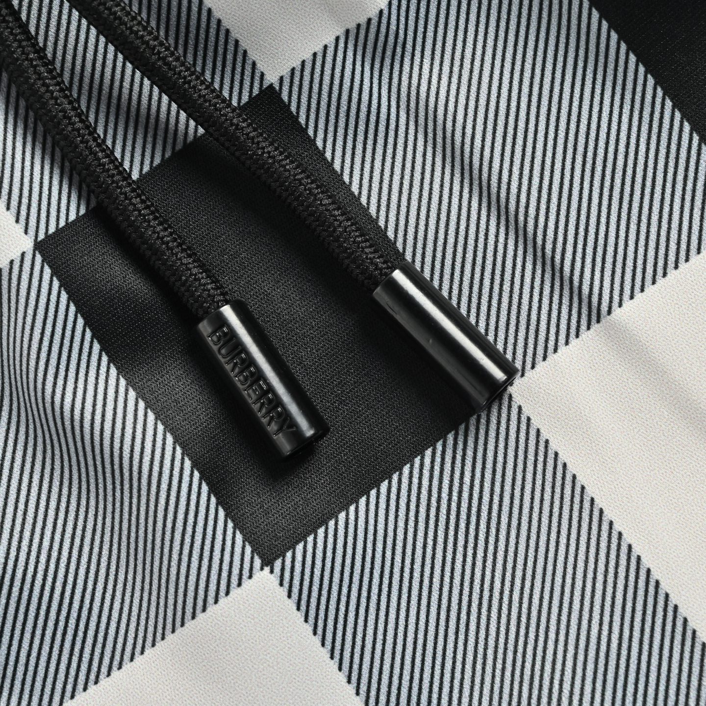 Burberry/巴宝莉 经典条纹格子沙滩短裤 卡其格 宝蓝格-Chinese UA Cheap High Quatity Brand Clothes Bags handbags Sneakers wholesale wholesaler seller from China Factory suppliers Fashion Clothing Shoes best Quality Beautiful Price Burberry/巴宝莉 经典条纹格子沙滩短裤 卡其格 宝蓝格