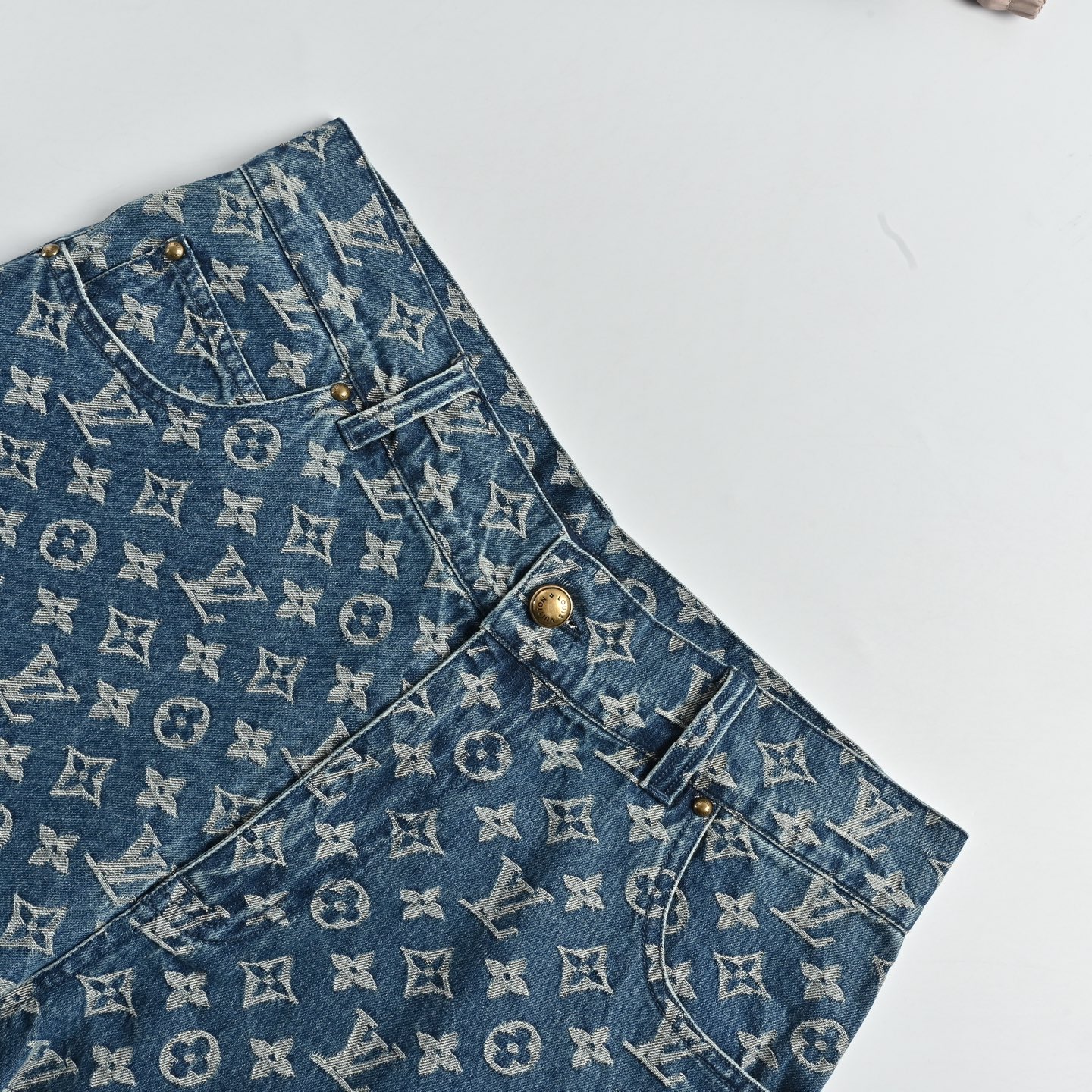 Louis Vuitton/路易威登 满印老花牛仔短裤