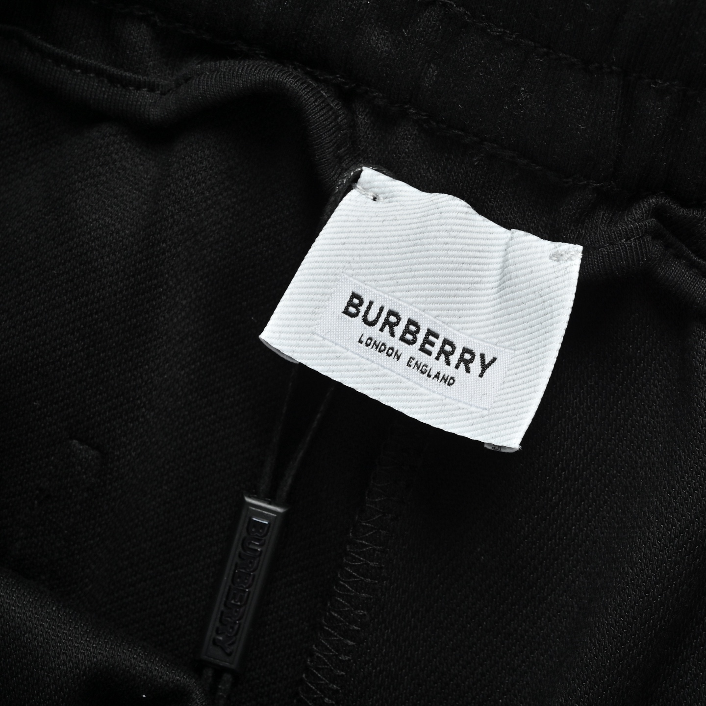 Burberry/巴宝莉 24FW 经典压胶LOGO短裤 B字压胶 黑