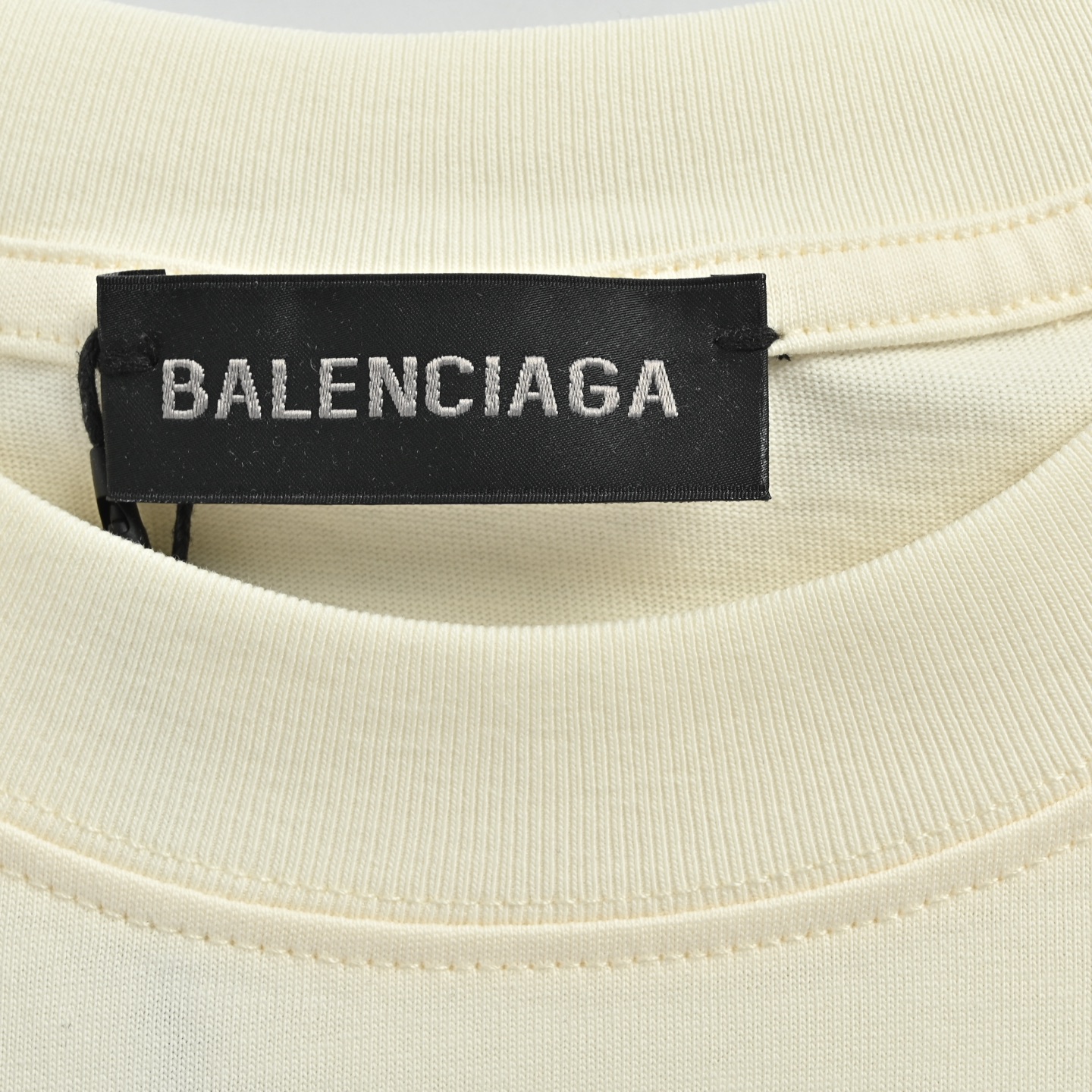 Balenciaga/巴黎世家 22ss 前后字母印花短袖-莆田鞋,莆田鞋货源,高仿鞋,高仿鞋货源,安福档口,莆田高仿鞋,莆田鞋批发,高仿鞋批发,莆田高仿运动鞋,高仿运动鞋,莆田运动鞋 Balenciaga/巴黎世家 22ss 前后字母印花短袖