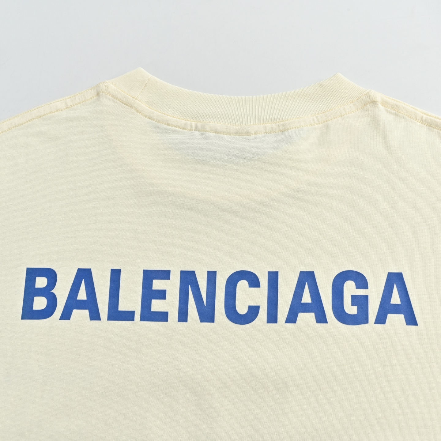 Balenciaga/巴黎世家 22ss 前后字母印花短袖-莆田鞋,莆田鞋货源,高仿鞋,高仿鞋货源,安福档口,莆田高仿鞋,莆田鞋批发,高仿鞋批发,莆田高仿运动鞋,高仿运动鞋,莆田运动鞋 Balenciaga/巴黎世家 22ss 前后字母印花短袖