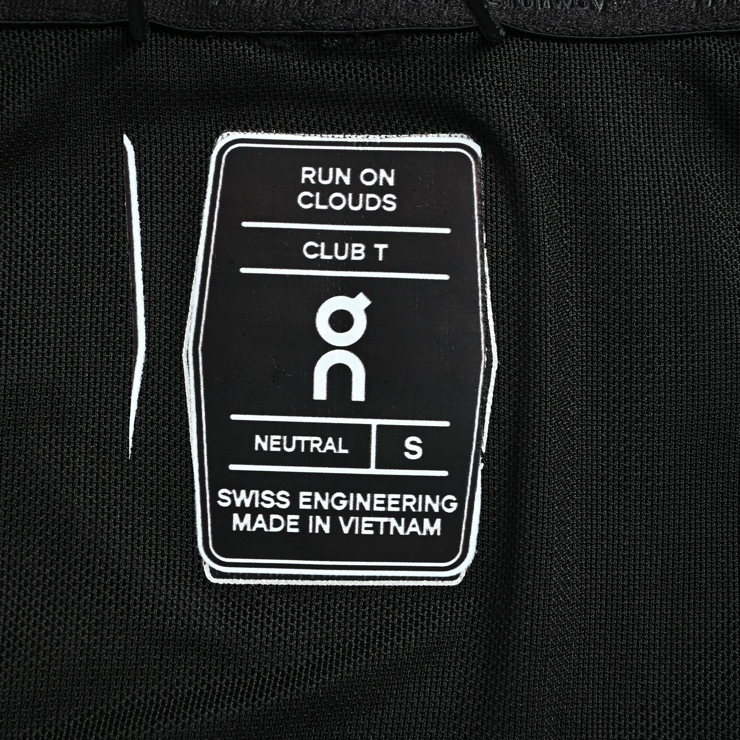 On昂跑Core Jacket跑步防晒速干外套夹克