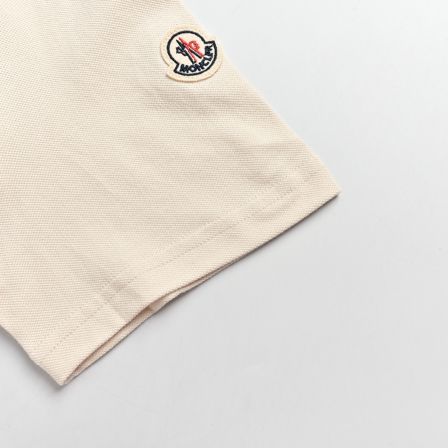 Moncler/蒙口 签名拼色领口Polo短袖-莆田鞋,莆田鞋货源,高仿鞋,高仿鞋货源,安福档口,莆田高仿鞋,莆田鞋批发,高仿鞋批发,莆田高仿运动鞋,高仿运动鞋,莆田运动鞋 Moncler/蒙口 签名拼色领口Polo短袖