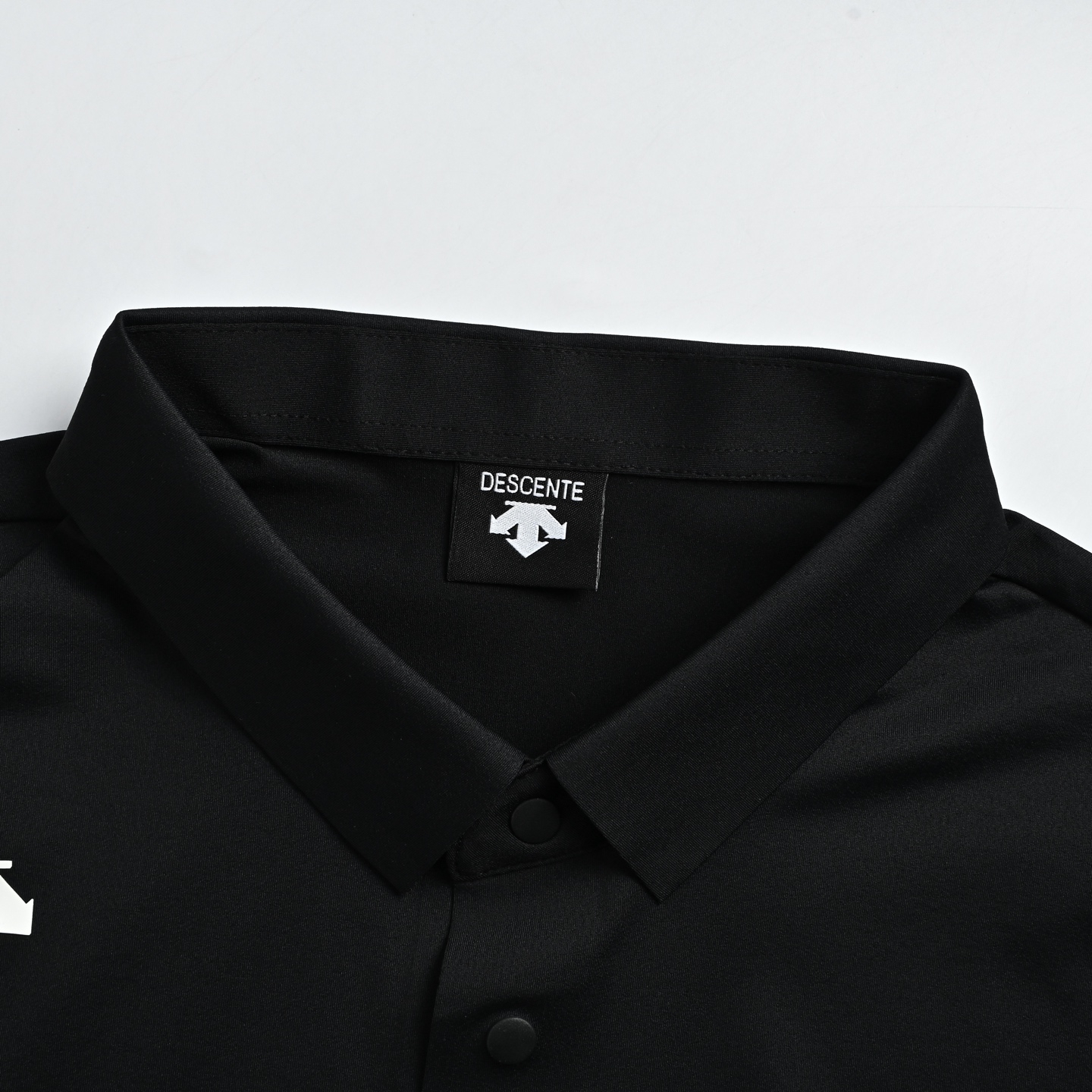 (黑色) DESCENTE 迪桑特速干polo短袖-Chinese UA Cheap High Quatity Brand Clothes Bags handbags Sneakers wholesale wholesaler seller from China Factory suppliers Fashion Clothing Shoes best Quality Beautiful Price (黑色) DESCENTE 迪桑特速干polo短袖