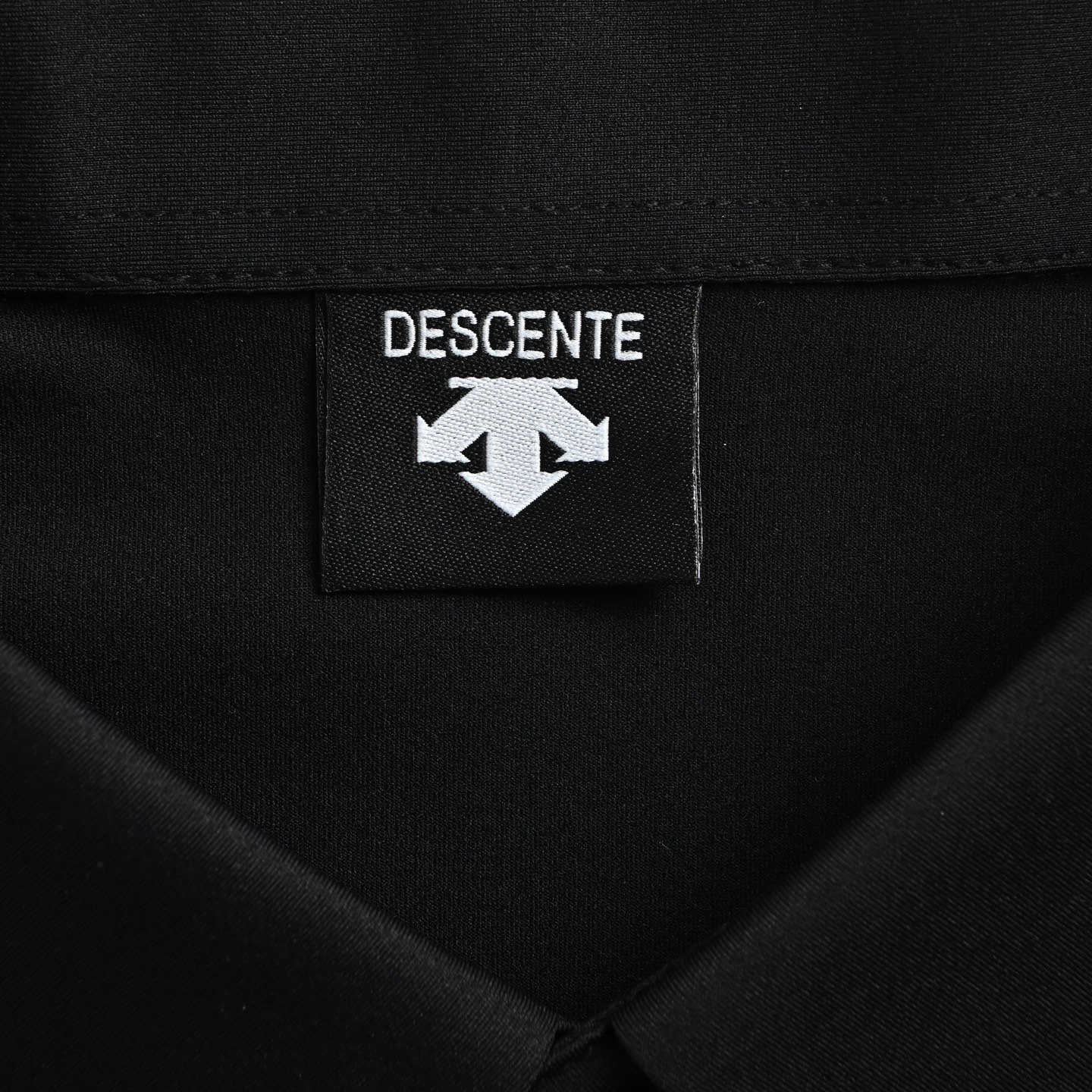(黑色) DESCENTE 迪桑特速干polo短袖-Chinese UA Cheap High Quatity Brand Clothes Bags handbags Sneakers wholesale wholesaler seller from China Factory suppliers Fashion Clothing Shoes best Quality Beautiful Price (黑色) DESCENTE 迪桑特速干polo短袖