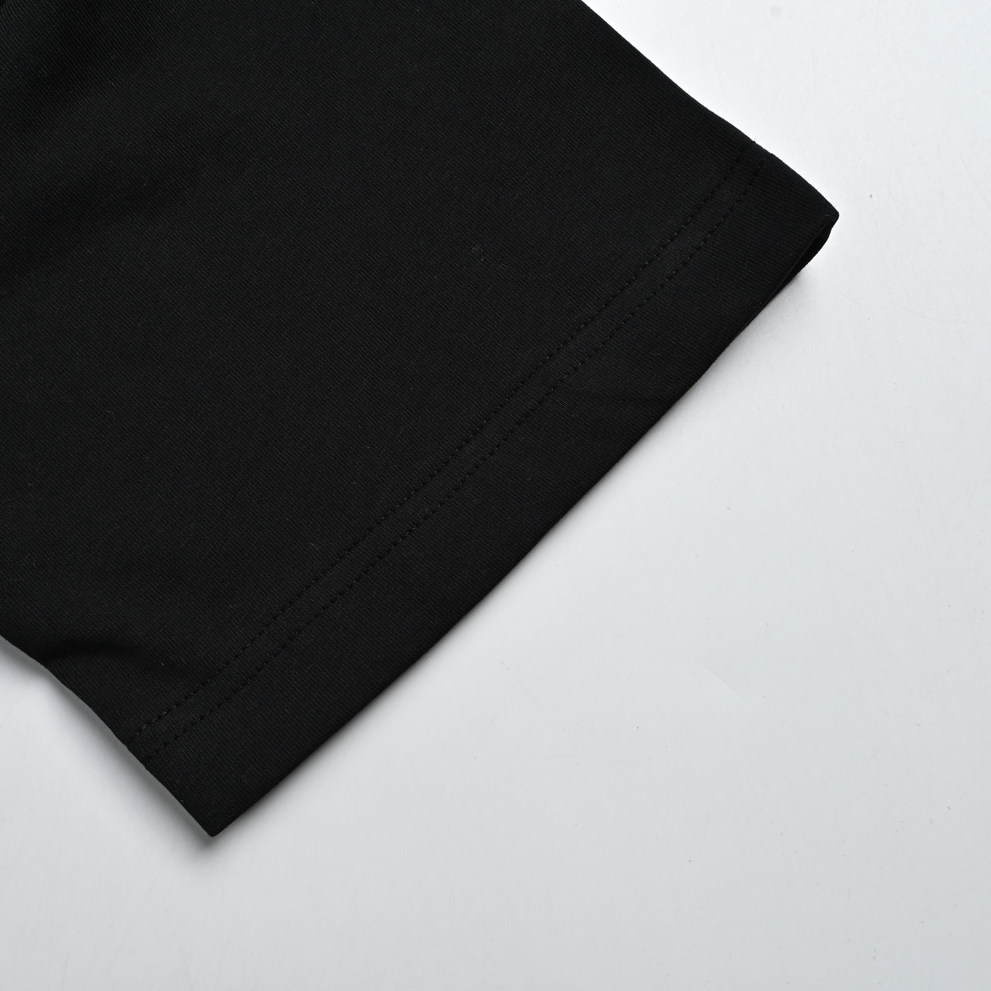 GIVENCHY /纪梵希 23ss 锁头字母印花短袖