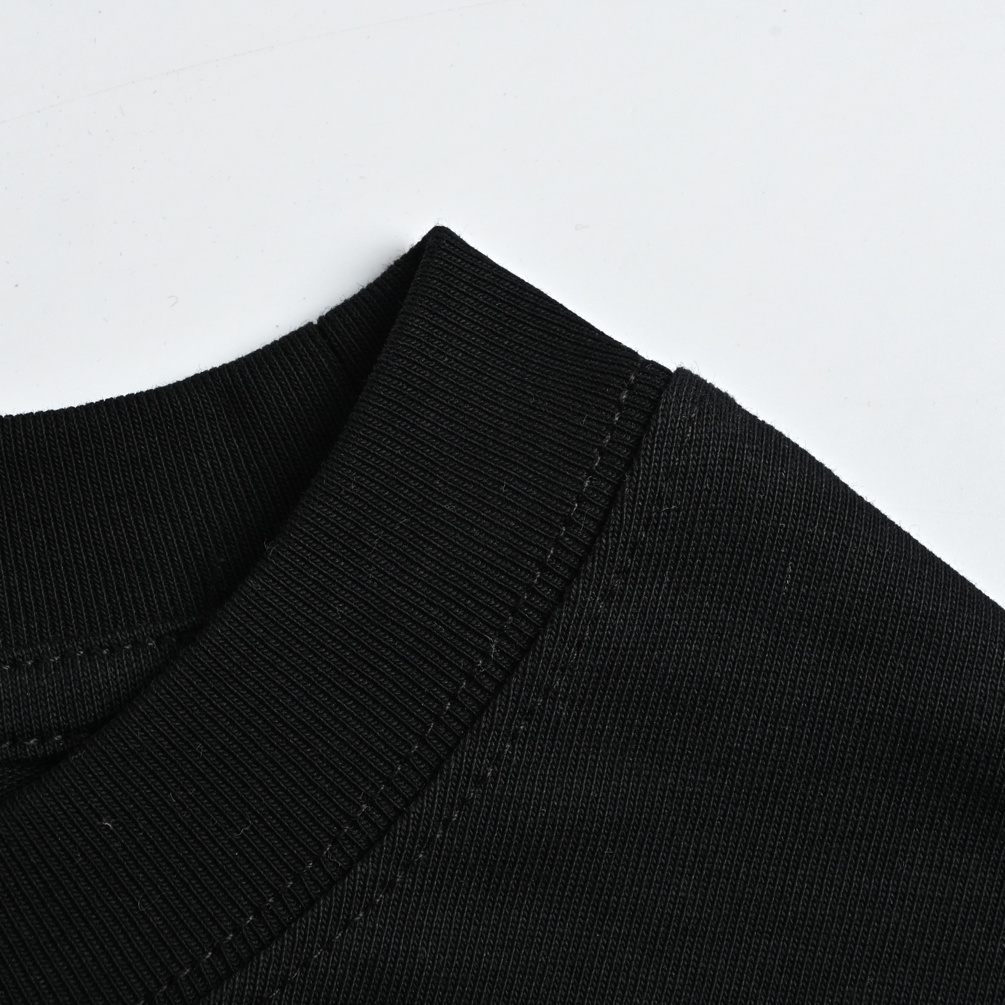 GIVENCHY /纪梵希 23ss 锁头字母印花短袖