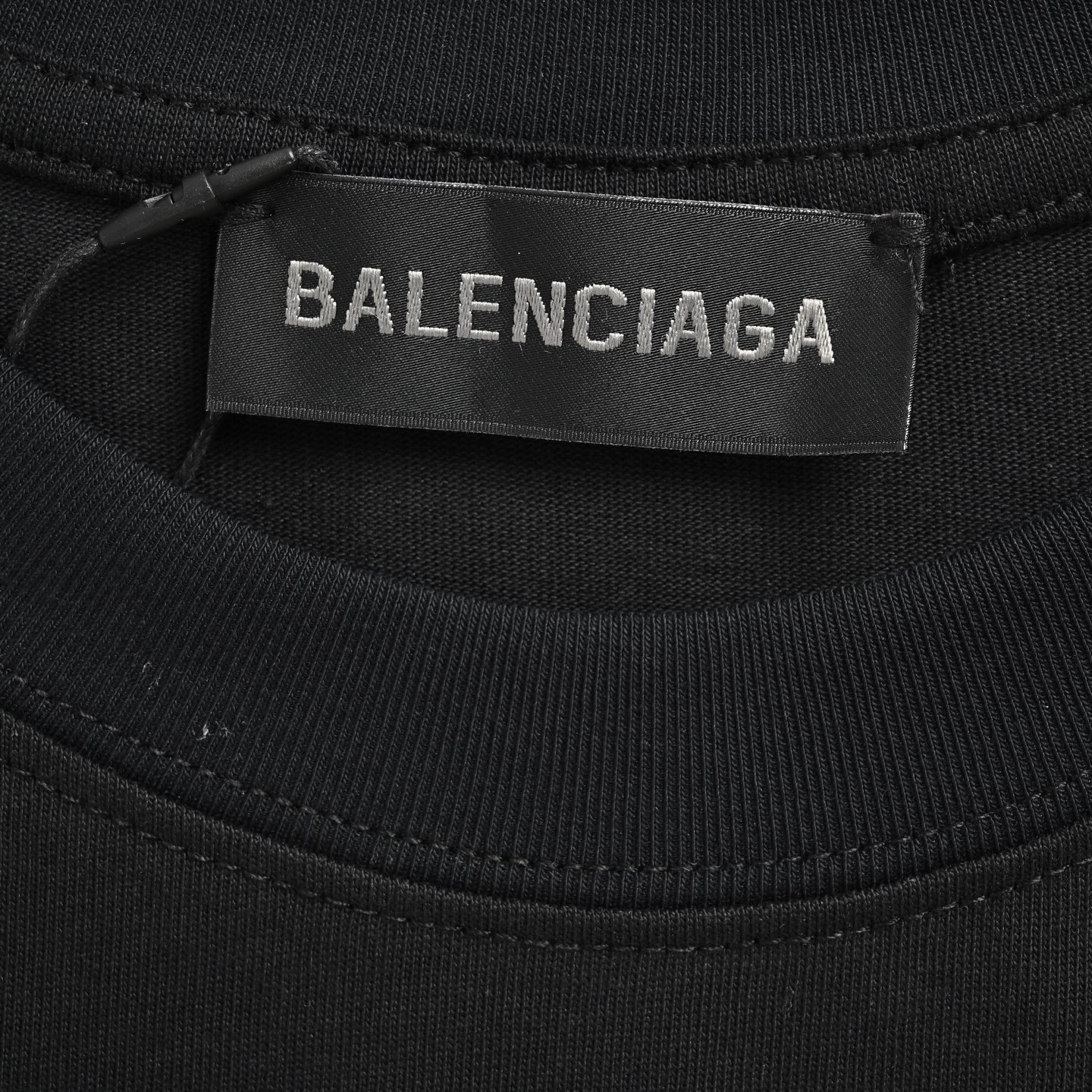Balenciaga 巴黎世家 26ss 光柱哥特字印花短袖T恤 黑色