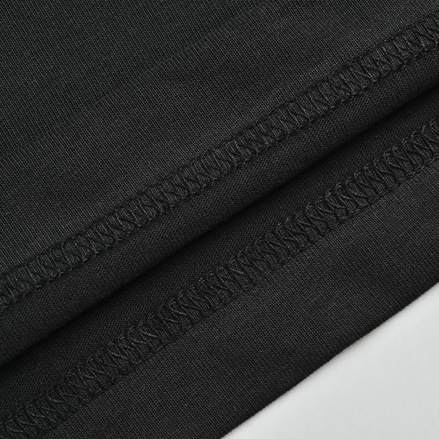 Balenciaga 巴黎世家 26ss 光柱哥特字印花短袖T恤 黑色