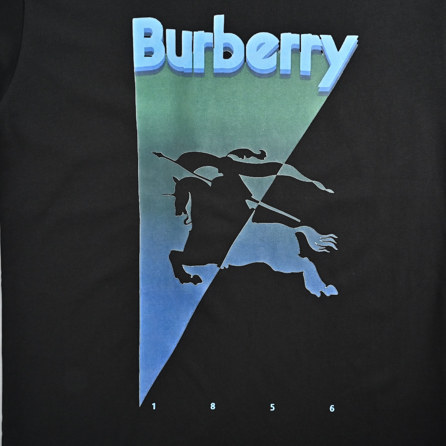 Burberry 巴宝莉 26ss 夏季新款马术骑士短袖T恤 黑色 白色-Chinese UA Cheap High Quatity Brand Clothes Bags handbags Sneakers wholesale wholesaler seller from China Factory suppliers Fashion Clothing Shoes best Quality Beautiful Price Burberry 巴宝莉 26ss 夏季新款马术骑士短袖T恤 黑色 白色