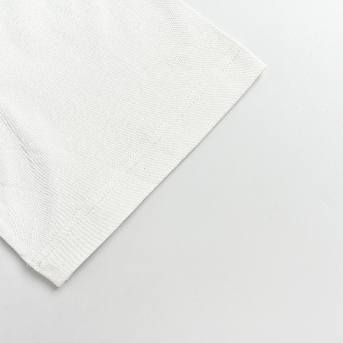 JIL SANDER 吉尔桑德 ss26秀款波光粼粼印花短袖T恤