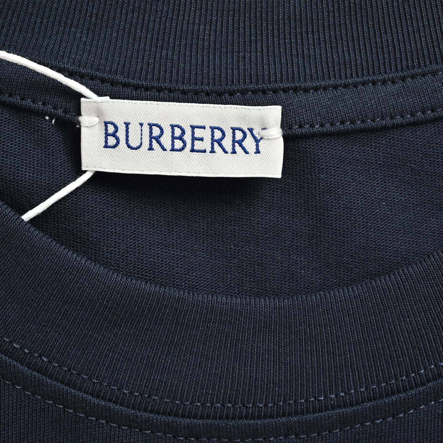 (藏蓝) Burberry/巴宝莉 格纹旗帜字母刺绣短袖-莆田鞋,莆田鞋货源,高仿鞋,高仿鞋货源,安福档口,莆田高仿鞋,莆田鞋批发,高仿鞋批发,莆田高仿运动鞋,高仿运动鞋,莆田运动鞋 (藏蓝) Burberry/巴宝莉 格纹旗帜字母刺绣短袖