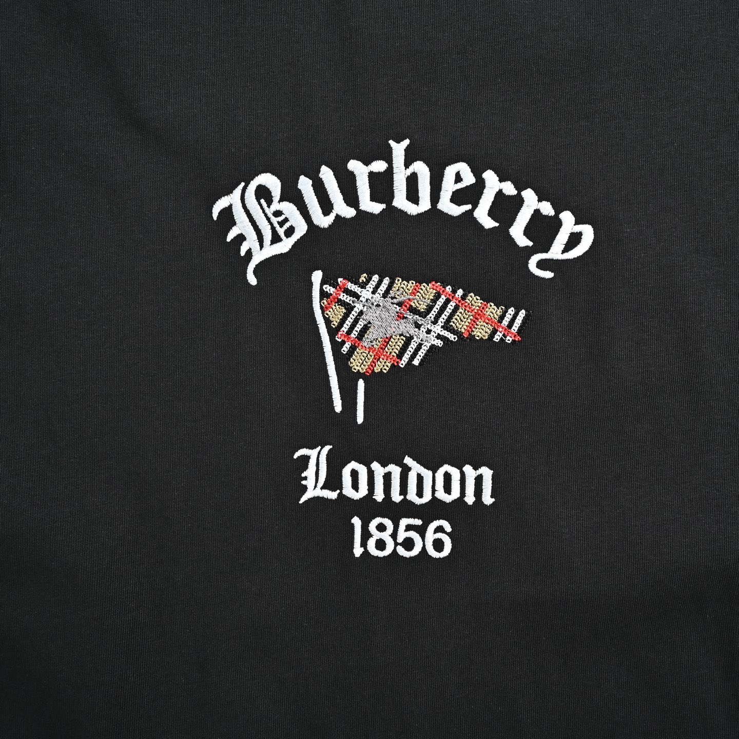 Burberry/巴宝莉 格纹旗帜字母刺绣短袖 巴宝莉新款T恤-Top High Quatity Cheap Sneakers Fashion Clothing Clothes Bags handbags Shoes of all Brand wholesale With The best Quality And Beautiful Price from China Factory Chinese suppliers wholesaler seller Burberry/巴宝莉 格纹旗帜字母刺绣短袖 巴宝莉新款T恤
