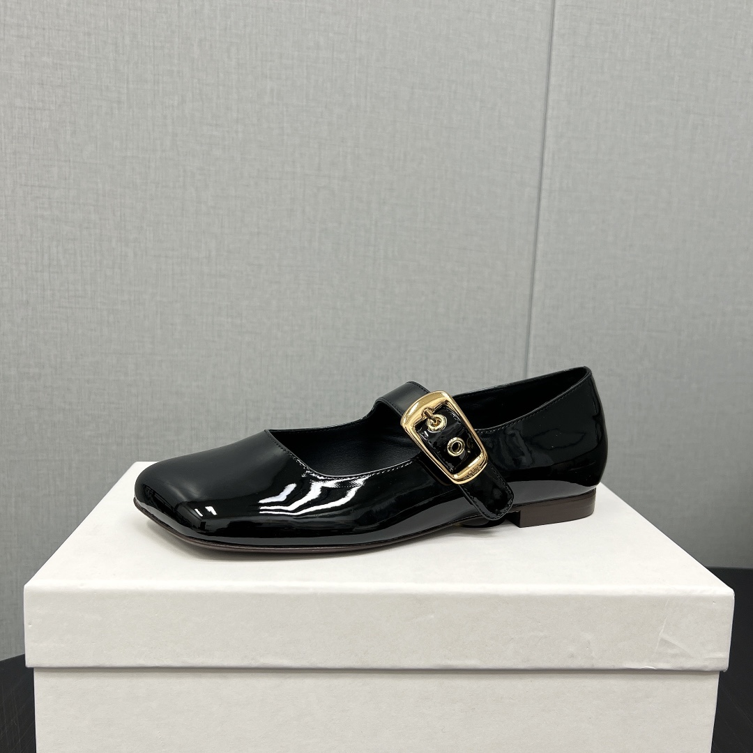 “Chloe Coyle’s 2024 Spring New Shoes Series Features Monopoly Top Version Ballet Shoes” - 图片 5