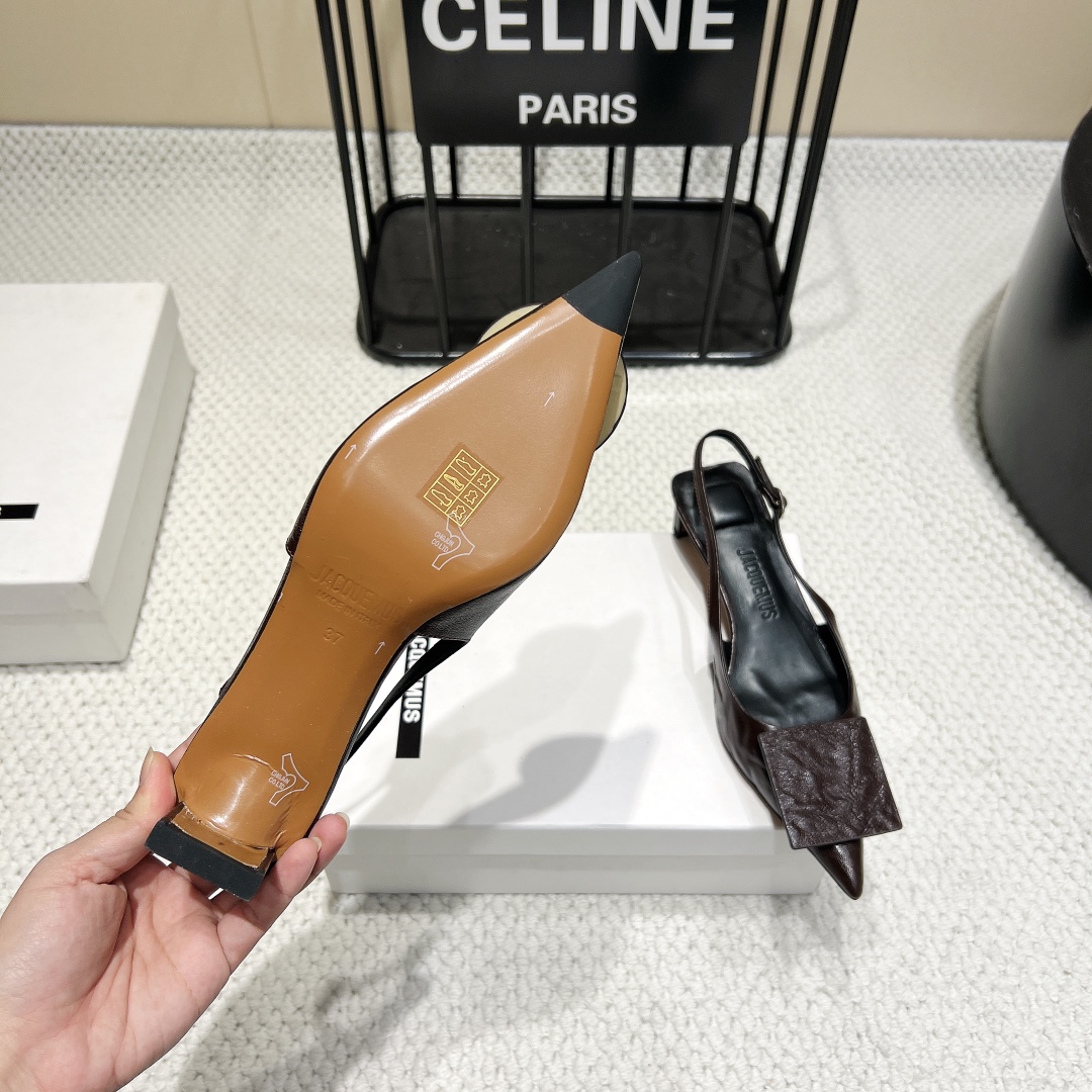 725 💰 Monopoly Top Version: Elegant Pointy-Head Low Heels with Geometric Graphics and Italian Imports - 图片 9