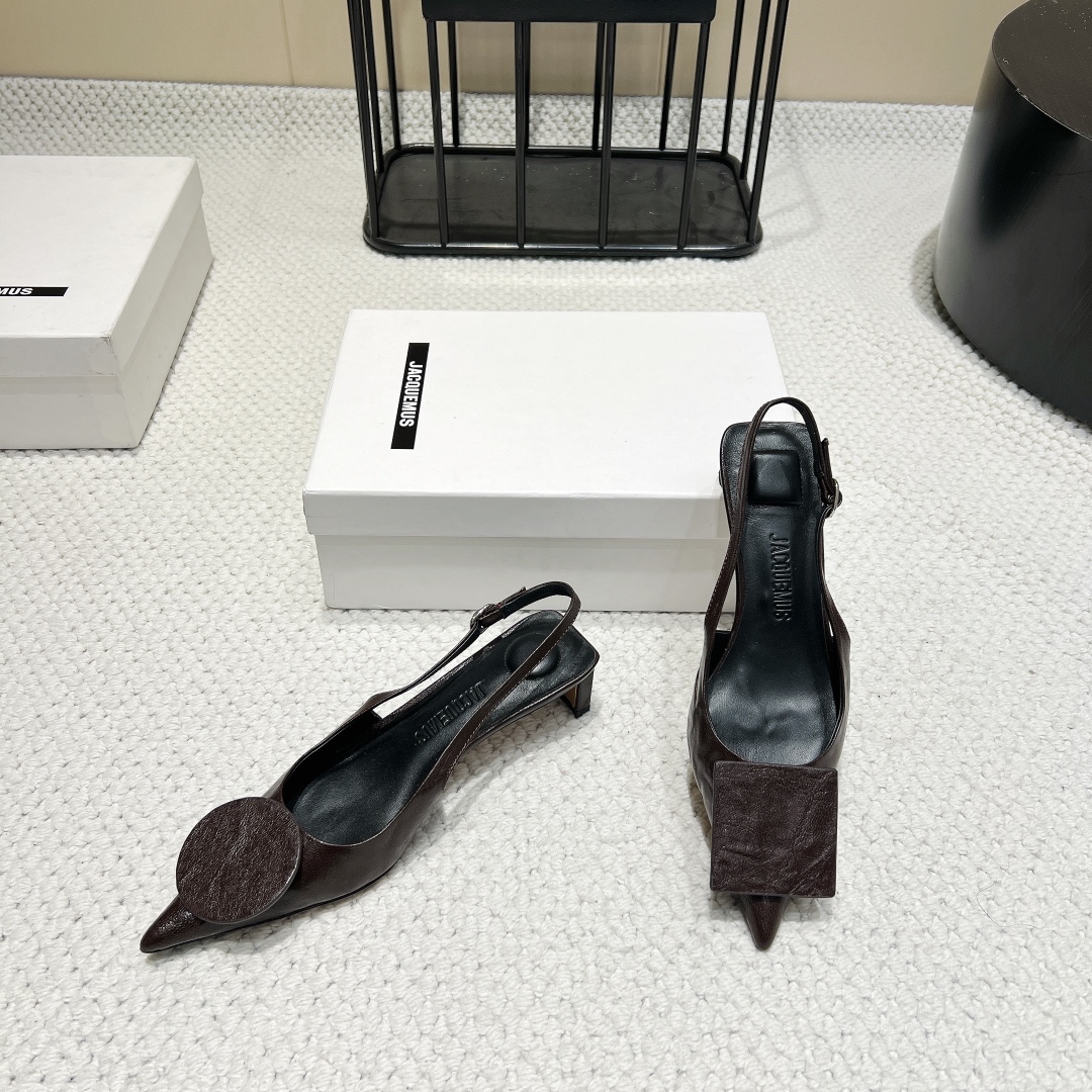 725 💰 Monopoly Top Version: Elegant Pointy-Head Low Heels with Geometric Graphics and Italian Imports