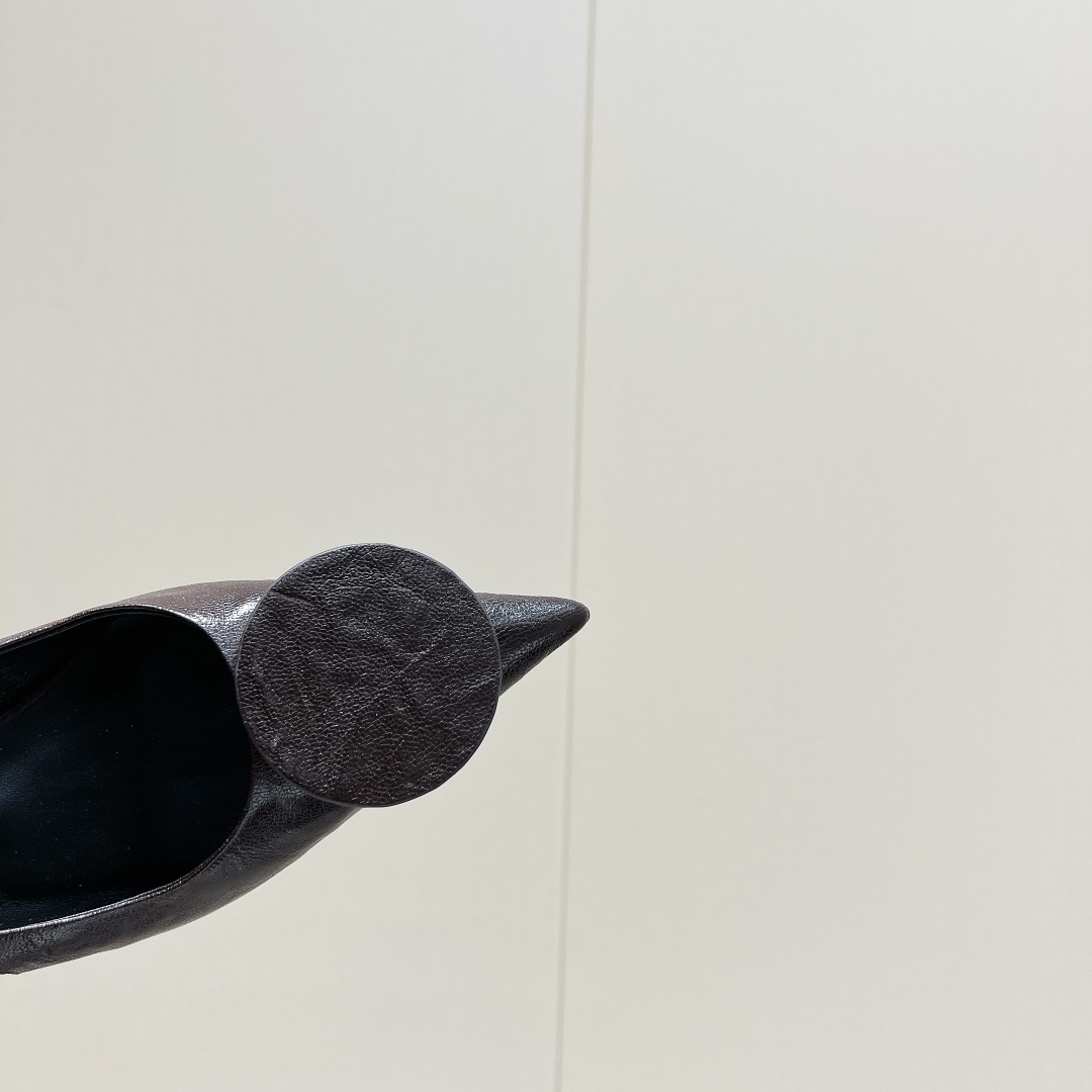 725 💰 Monopoly Top Version: Elegant Pointy-Head Low Heels with Geometric Graphics and Italian Imports - 图片 7