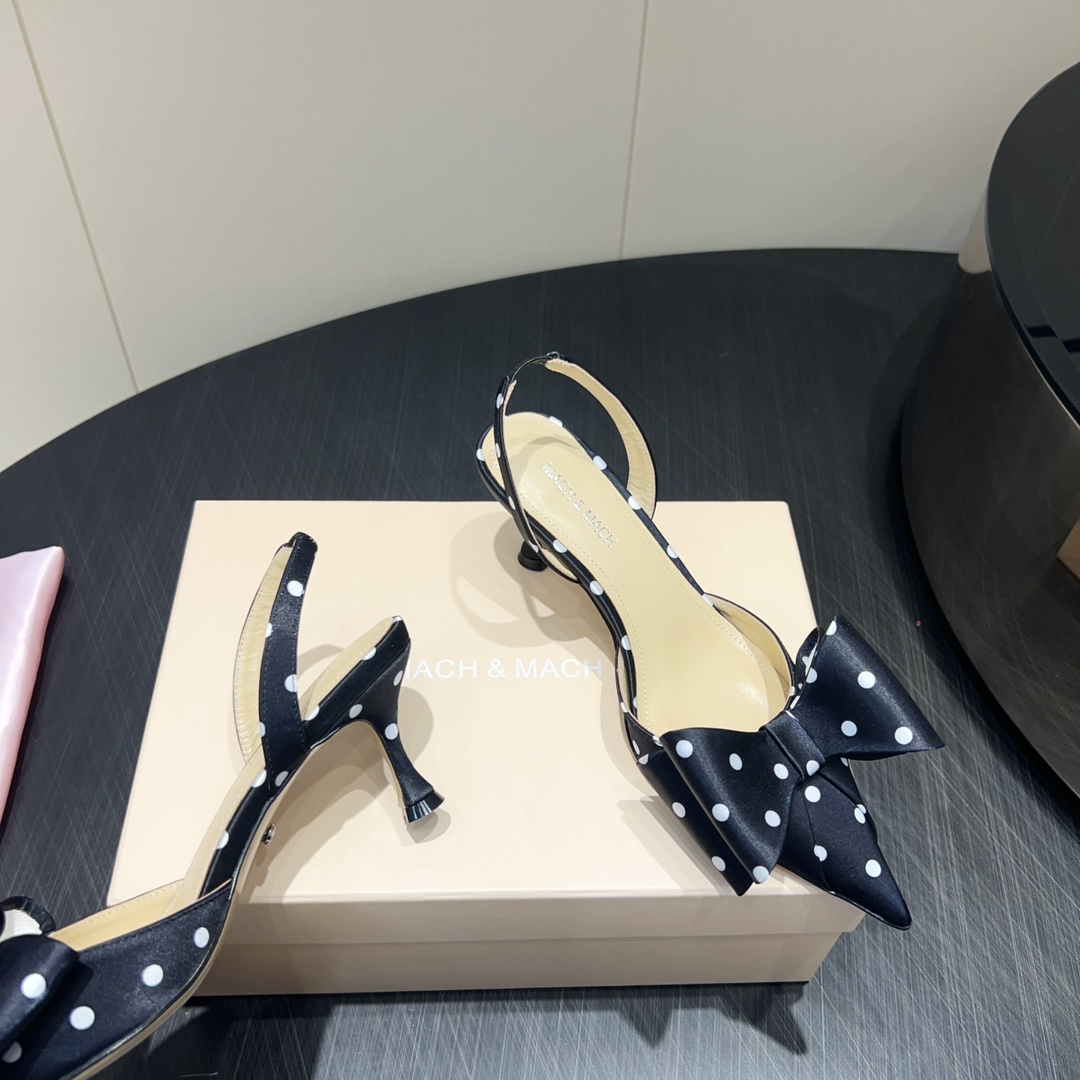 Mach and Mach Butterfly Shoe Series: Elegant Pearl Butterfly Design in Cream Silk - 图片 7