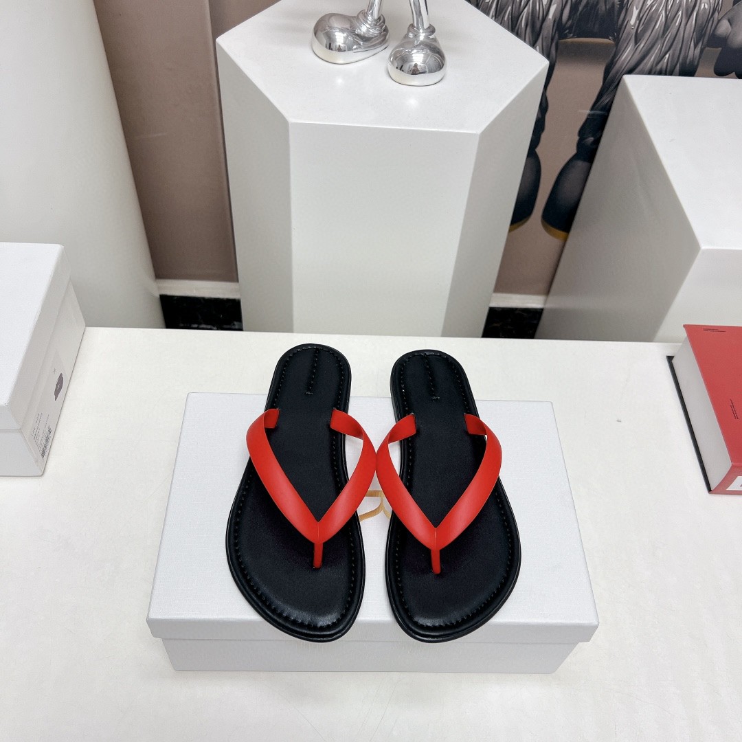 NO:245620,Special offer Special offer shoes without return and exchange THE ROW niche trendy brand series... [Sandwich flat sandals] Fabric: Original custom PVC material Inner: Original custom sheepskin foot pad: Original custom sheepskin Outsole: Original custom TPU outsole Size: 35-39 (40.41 custom custom non return and exchange), split-toe shoes, sheepskin19860909特价 特价鞋不退换 THE ROW小众潮牌系列……【夹趾平底凉拖】 面料:原版定制PVC材料 内里:原版定制羊皮 垫脚:原版定制羊皮 大底:原版定制TPU大底 码数:35-39（40.41码定制不退换）,分趾鞋,sheepskin,Women's Shoes