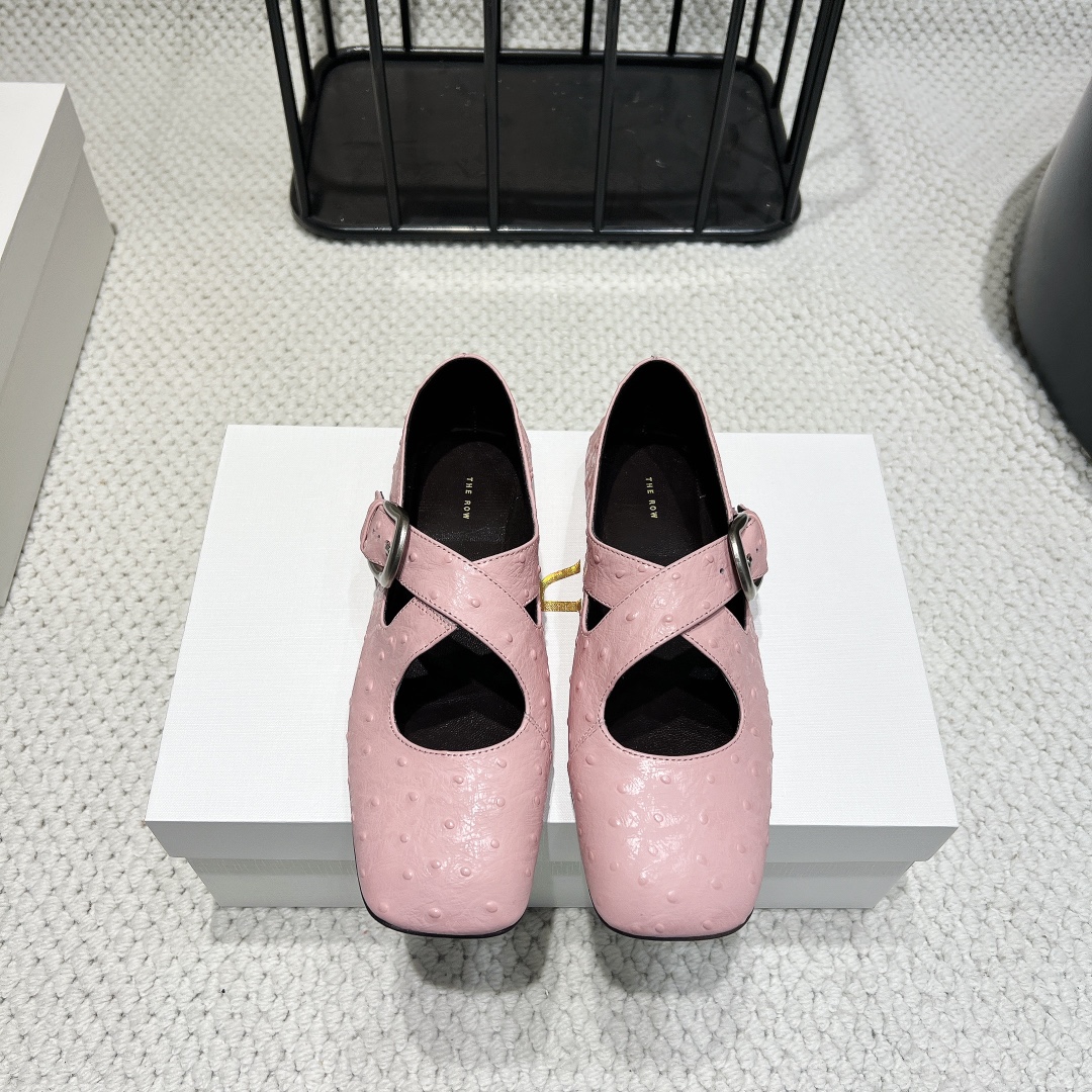 NO:390694,: 'Exclusive Top Version' THE ROW niche trendy brand 25vs spring and summer new series... [Square-toe flat shoes] The original version creates comfort and wrapping quality one to one. It is full of personality and easy to control the matching of various styles of clothes... Fabric: Original custom sheepskin Inner: Original custom sheepskin Foot pad: Original custom sheepskin Outsole: Original rubber outsole Heel height: Flat sole Packaging: Original full packaging, Size: 35-39 (40. Customized size without return and exchange) Color official website is updated simultaneously, single shoes, sheepskin19860909: 《独家顶级版本》 THE ROW小众潮牌25vs春夏新款系列……【方头平底单鞋】 原版一比一打造舒适度、包裹性都比较好.个性十足,很好驾驭各种风格衣服搭配…… 面料:原版定制羊皮 内里:原版定制羊皮 垫脚:原版定制羊皮 大底:原版橡胶大底 跟高:平底 包装:原版全套包装, 码数:35-39（40.码定制不退换） 颜色官网同步更新,单鞋,sheepskin,Women's Shoes