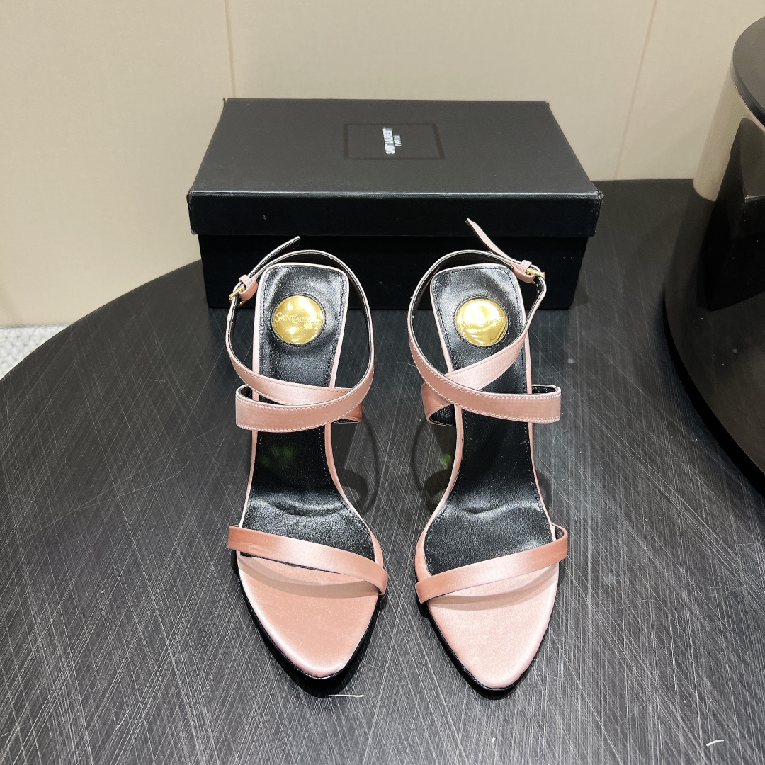 NO:390723,: 'Exclusive Top Version' SAIN*T LAUREN*T Saint-Royal 2025/ New Spring and Summer Series!  Purchase level [pointed toe high heel sandals] This shoe is definitely a dark horse player. It is super beautiful and popular with internet celebrity bloggers, which makes the goddesses excited. Especially this square toe series is simply poisoned and super beautiful~ Any light is super bright. It is really shiny and fascinating to people with the toe used in the original one-to-order iron toe, showing the golden Go material of the Saint Laurent brand. Fabric: original custom imported silk. Inner: original custom imported sheepskin. Floor: original custom imported sheepskin. Sole: Italian imported leather outsole. Heel height: 10cm. Size: 35-39 (40. Customized and not returned) Packaging: original full package. Color: simultaneous update of the official website, high heel sandals, saint laurent, saint laurent, sandals, high  heels, sheepskin, real silk, Leather soles19860909:《独家顶级版本》 SAIN*T LAUREN*T圣罗*兰2025/ 春夏新款系列！代购级别【尖头高跟凉鞋】 这单鞋绝对是黑马选手 颜值超高 网红博主火爆追捧 特让女神们心动 特别是这种方头系列 简直是中毒的节奏 超美～ 随便一个光线都超级亮眼 真是闪闪惹人爱上鞋头采用原版一比一定制铁头,展现出圣罗兰品牌的金典  Go 材质 面料:原版定制进口真丝 内里:原版定制进口羊皮 垫脚:原版定制进口羊皮 鞋底:意大利进口真皮大底 跟高:10cm 码数:35-39（40.定制不退货） 包装:原版全套包装 颜色:官网同步更新,高跟鞋凉鞋,saint laurent,saint laurent,sandals,high heels,sheepskin,real silk,Leather soles,Women's Shoes
