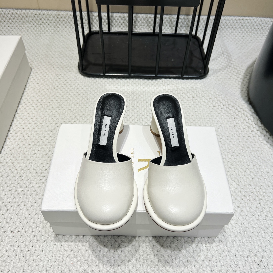 NO:402403,: 'Exclusive Top Version' THE ROW niche trendy brand 25vs spring and summer new series... [Round head high heel semi-drag] The original version is one to one to create comfort and wrapping. It is full of personality and easy to control various styles of clothes matching... Fabric: original sheepskin Inner: original sheepskin footbed: original sheepskin Big sole: original genuine leather big sole Heel height: 7.5cm Packaging: original full packaging, number of codes: 35-39 (40.41 code customization without return and exchange) Color official website is updated simultaneously, semi-drag, sheepskin, Leather soles19860909: 《独家顶级版本》 THE ROW小众潮牌25vs春夏新款系列……【圆头高跟半拖】 原版一比一打造舒适度、包裹性都比较好.个性十足,很好驾驭各种风格衣服搭配…… 面料:原版羊皮 内里:原版羊皮 垫脚:原版羊皮 大底:原版真皮大底 跟高:7.5cm 包装:原版全套包装, 码数:35-39（40.41码定制不退换） 颜色官网同步更新,半拖,sheepskin,Leather soles,Women's Shoes