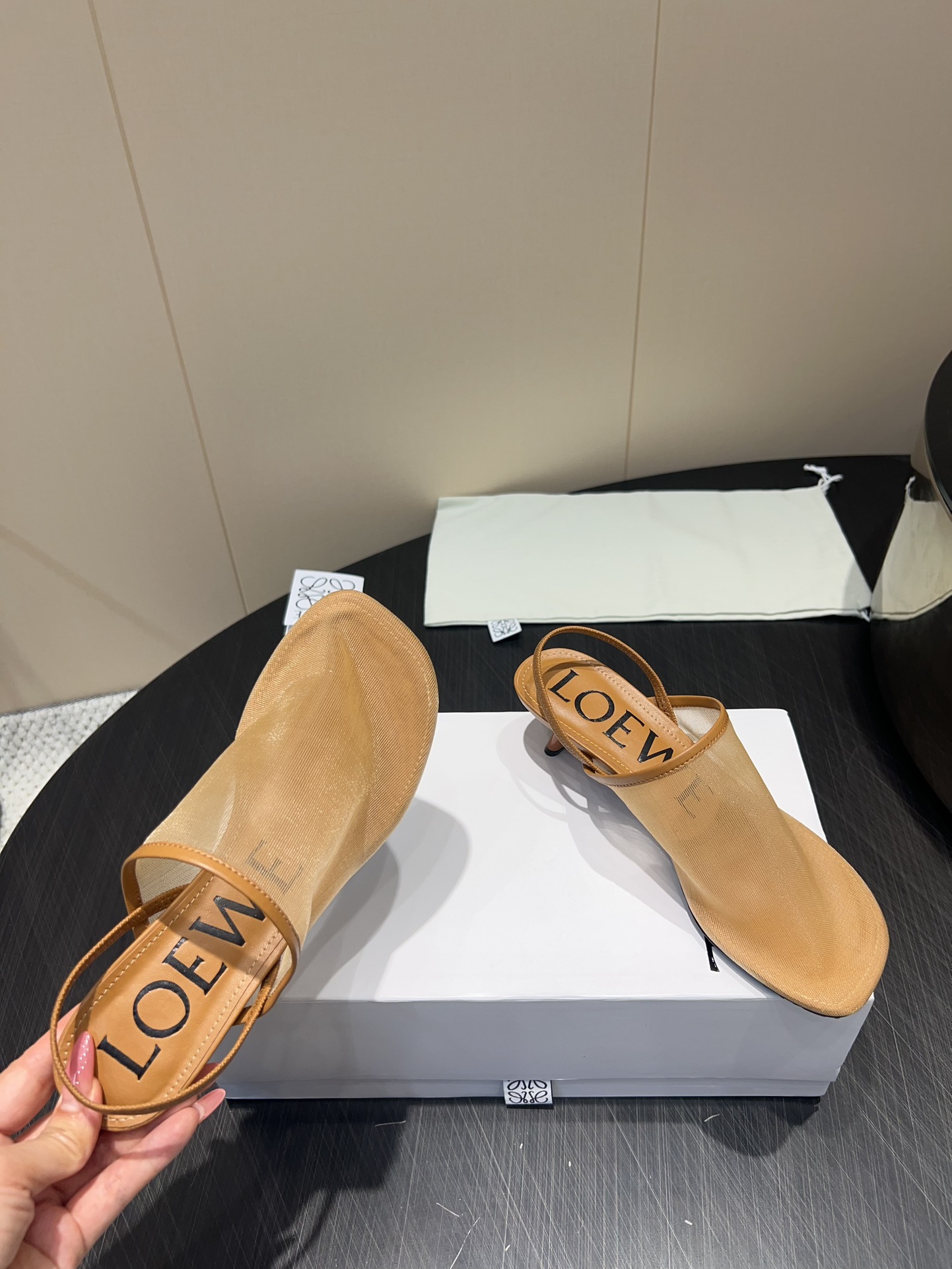 Italian Designer’s Cutting-Edge Heels: Monopoly Top Version Shoe Collection Review - 图片 5