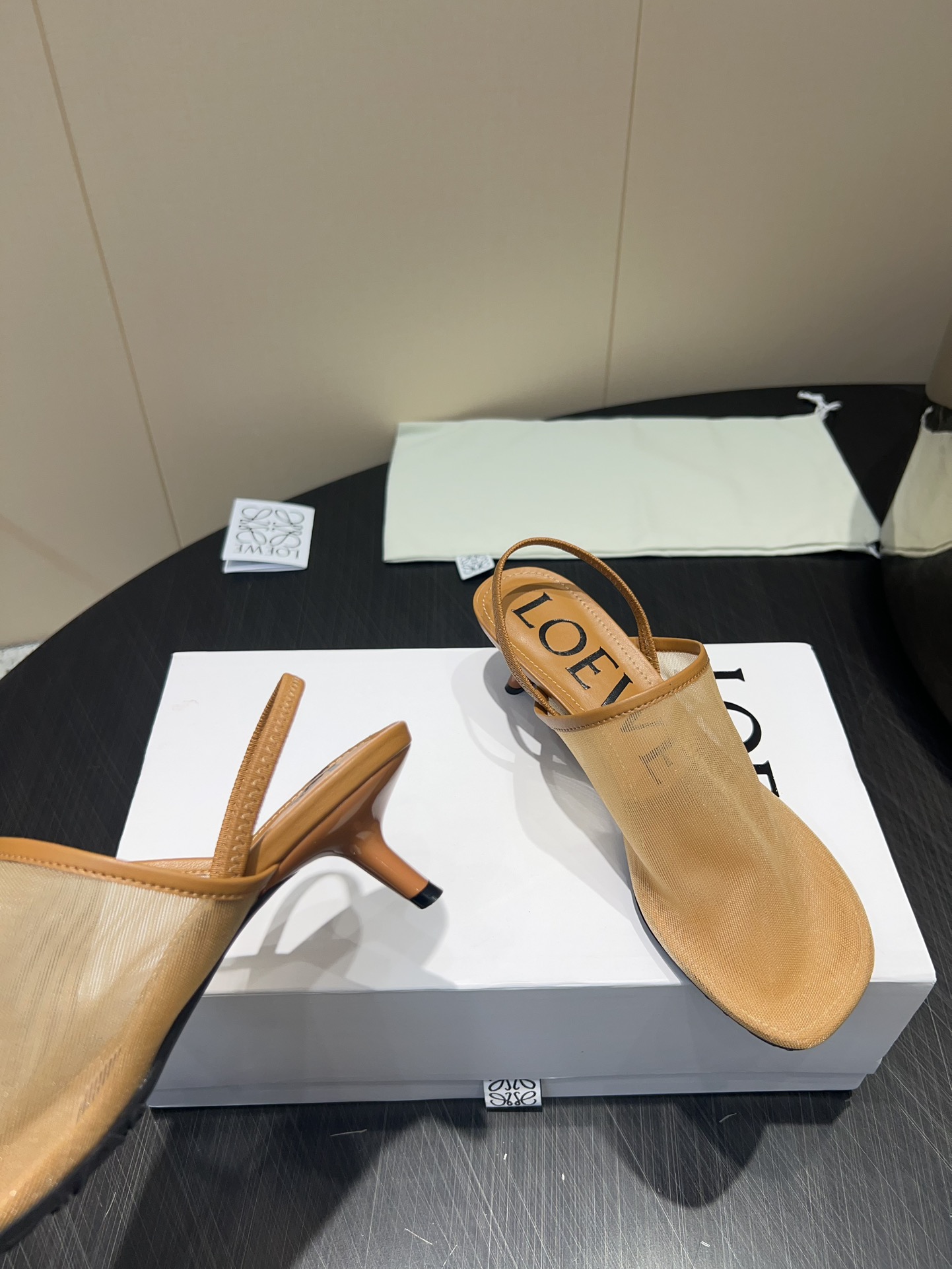 Italian Designer’s Cutting-Edge Heels: Monopoly Top Version Shoe Collection Review - 图片 6