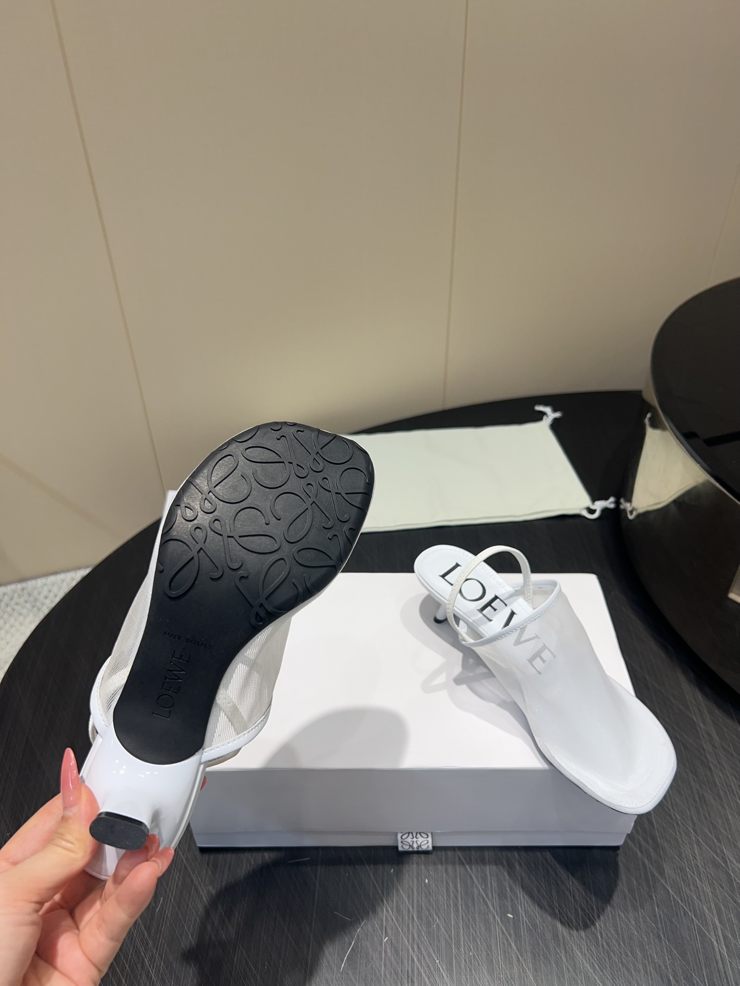 “Top Italian Designer’s Monopoly Shoe Collection: Innovative, Stylish, and Unique” - 图片 5