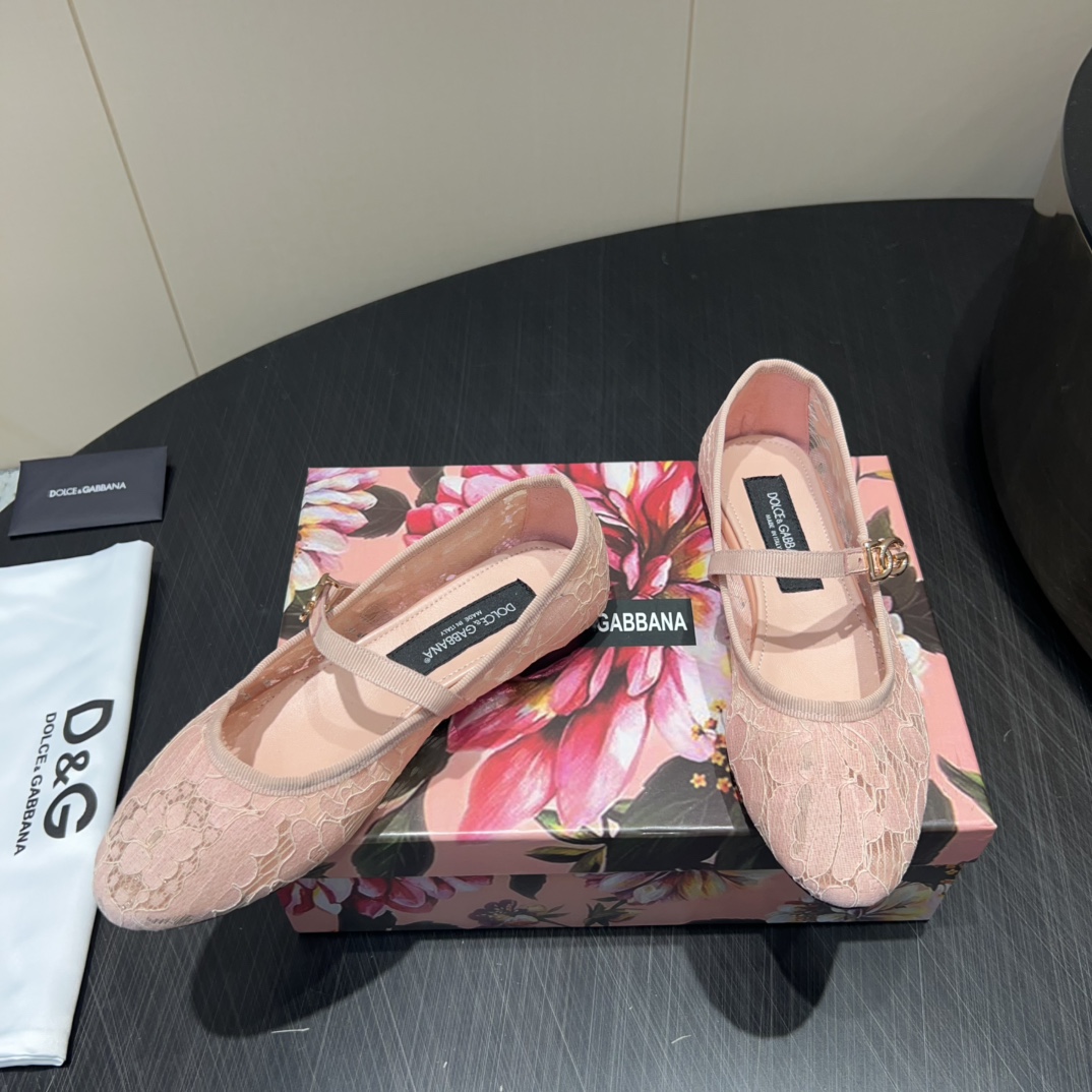 DOLCE & GABBANA 678 Twist Version Shoe Series: Retro-Engineered, Comfortable, Fashionable - 图片 4