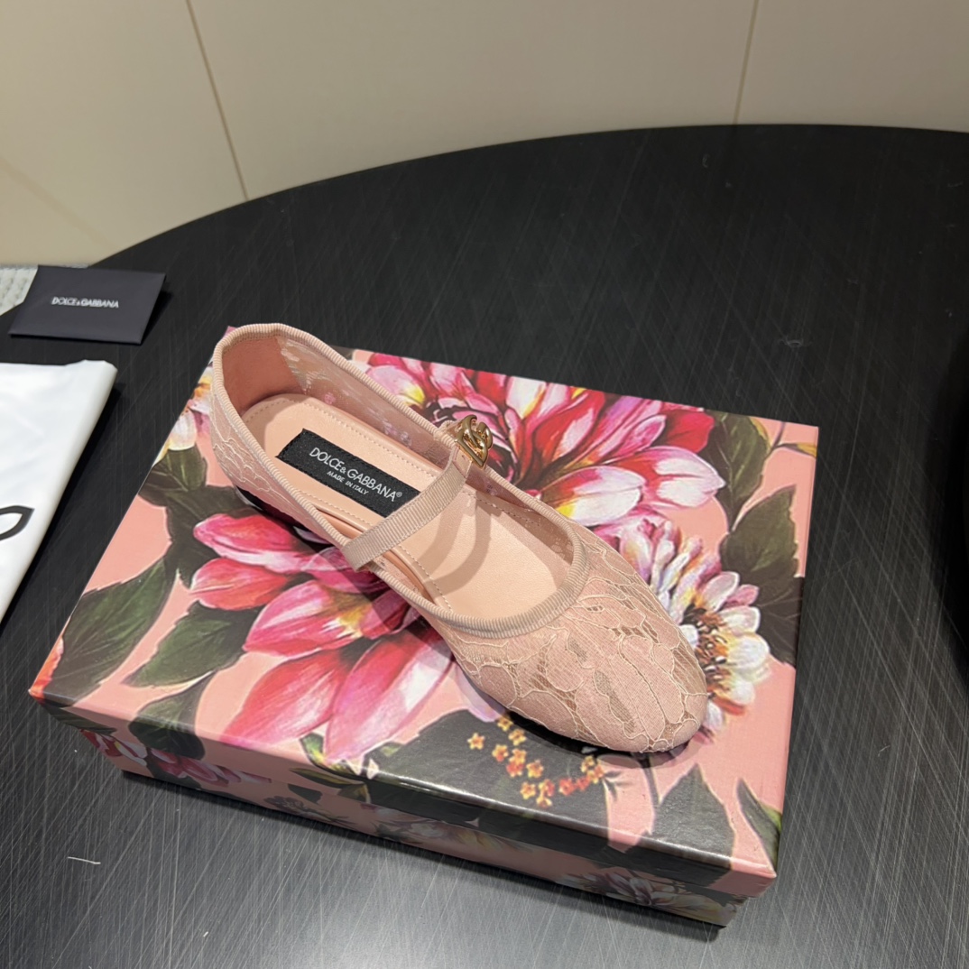 DOLCE & GABBANA 678 Twist Version Shoe Series: Retro-Engineered, Comfortable, Fashionable - 图片 5